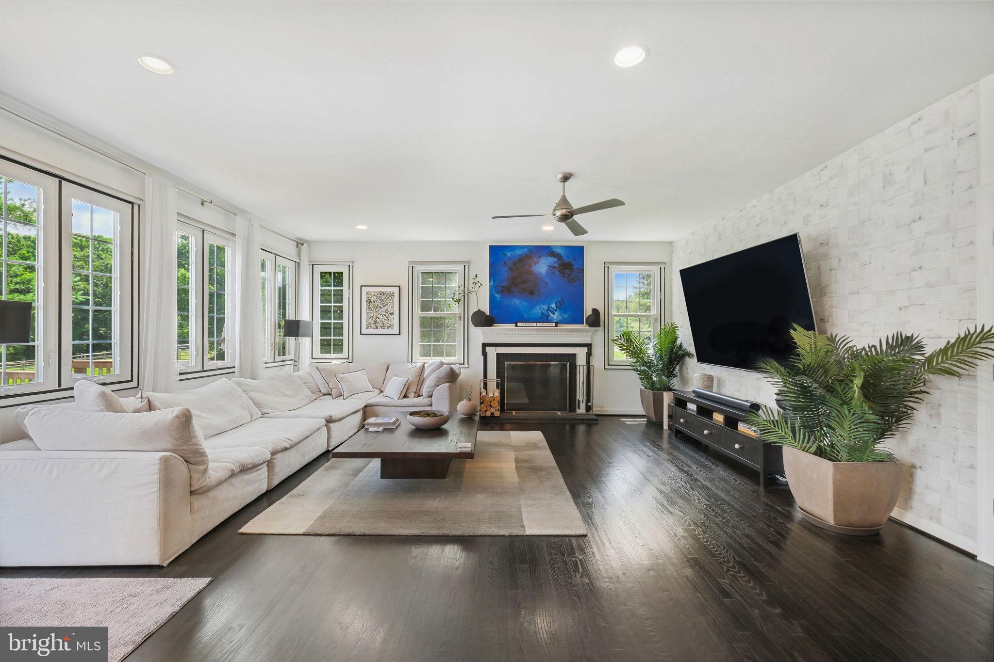 DARNESTOWN KNOLLS - Residential