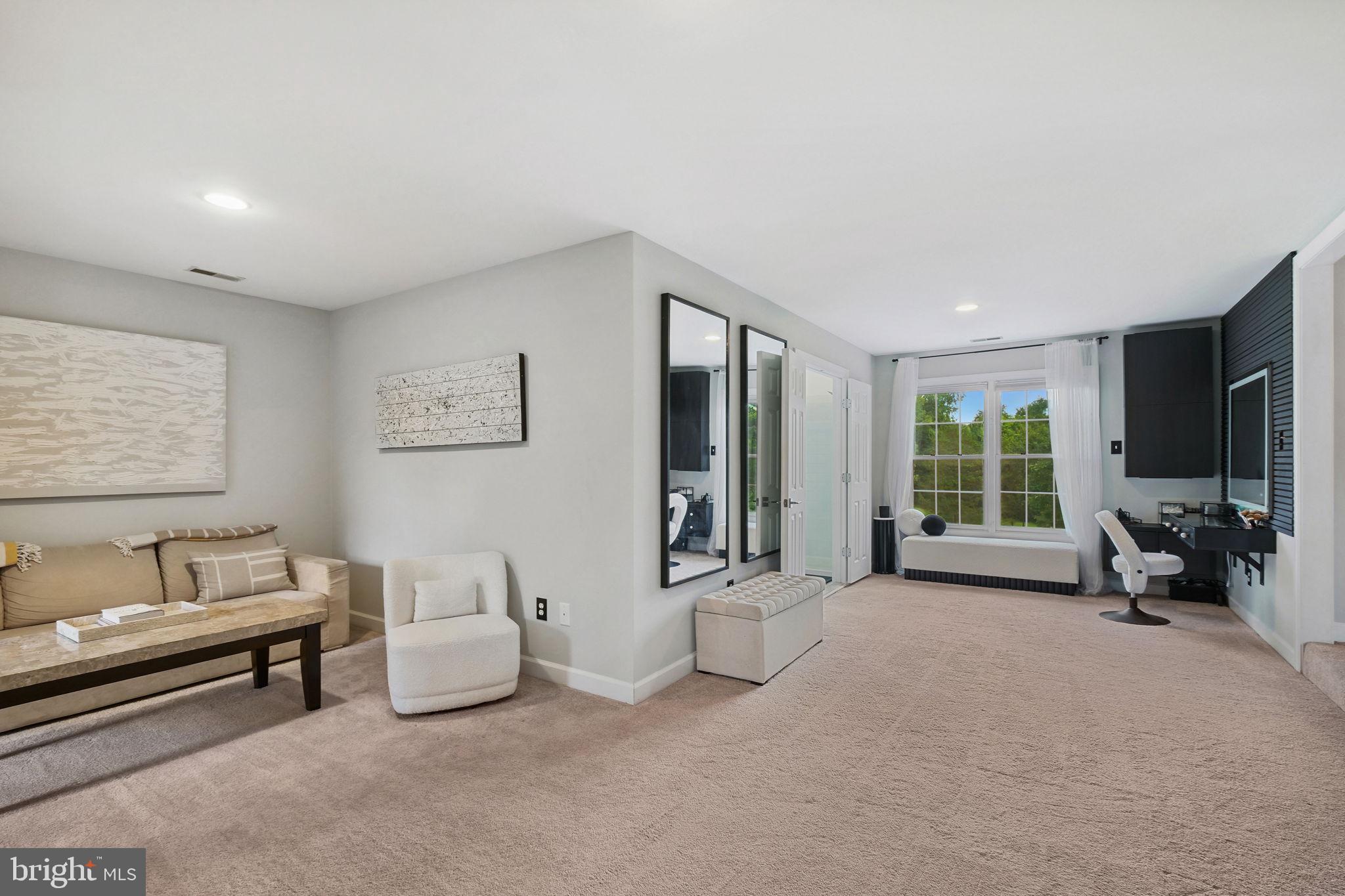 DARNESTOWN KNOLLS - Residential