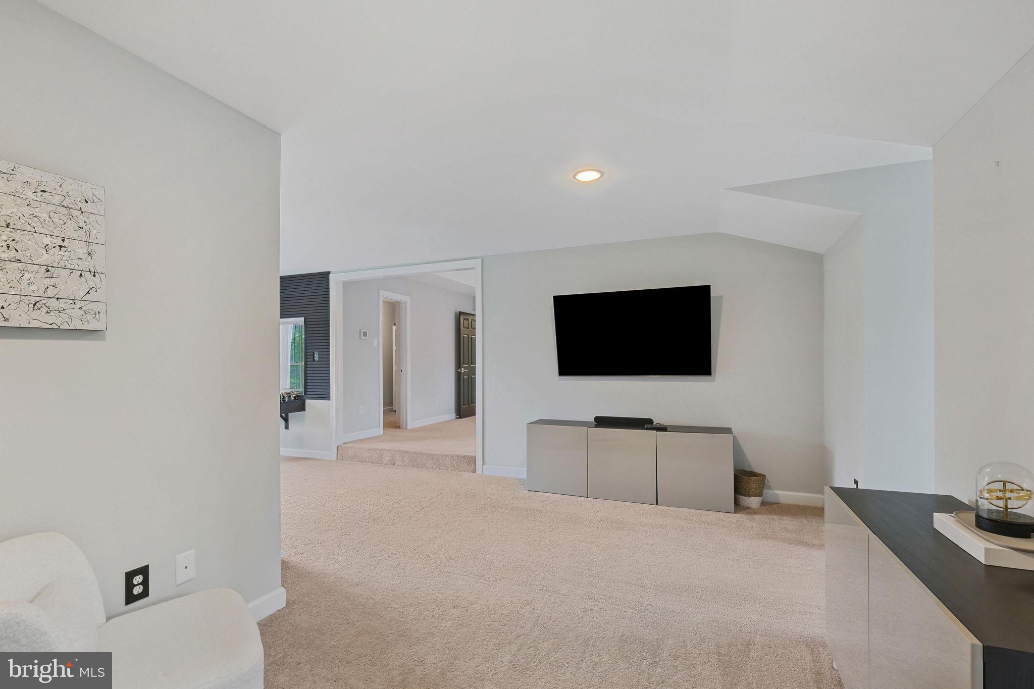 DARNESTOWN KNOLLS - Residential