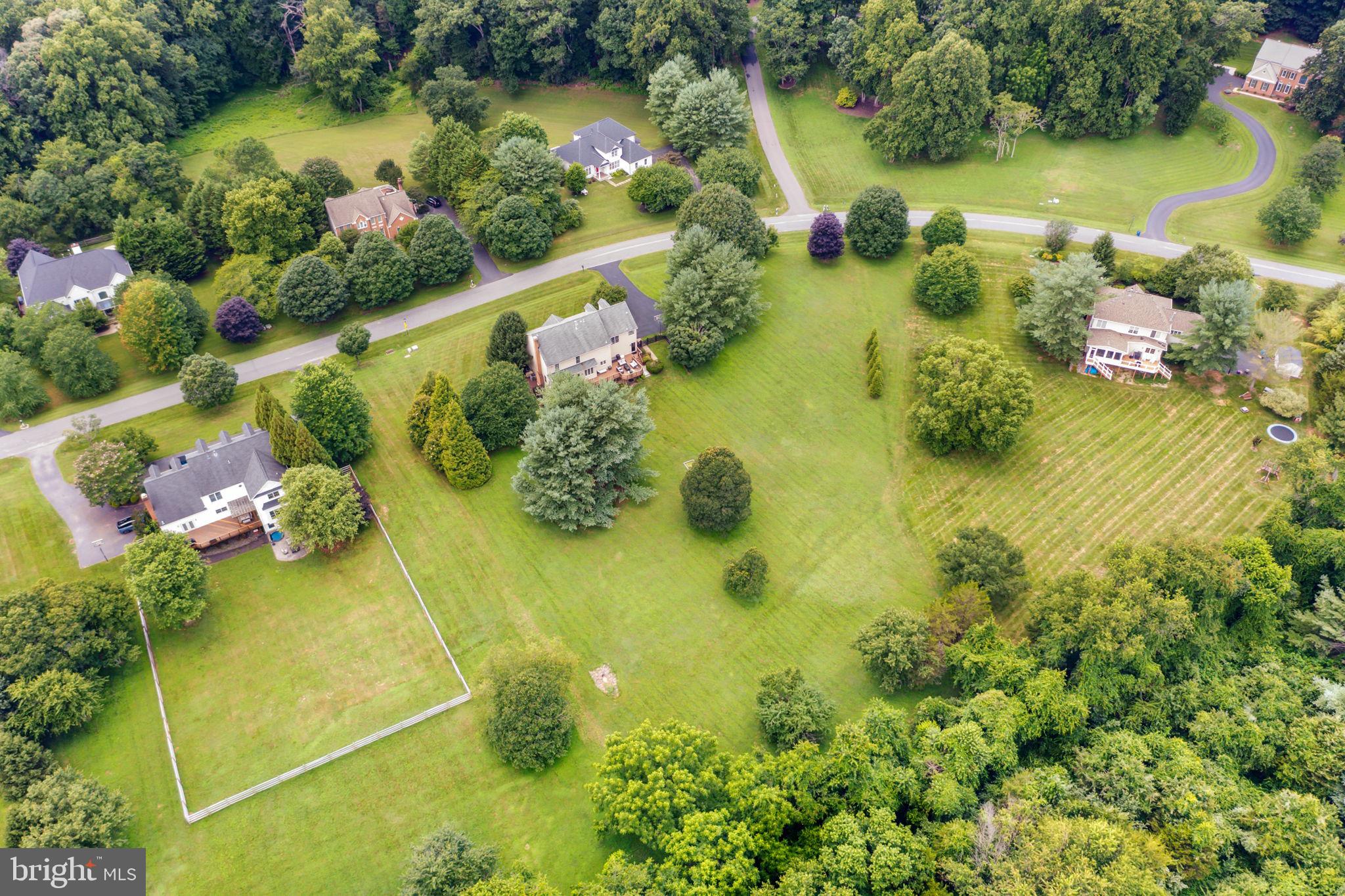 DARNESTOWN KNOLLS - Residential