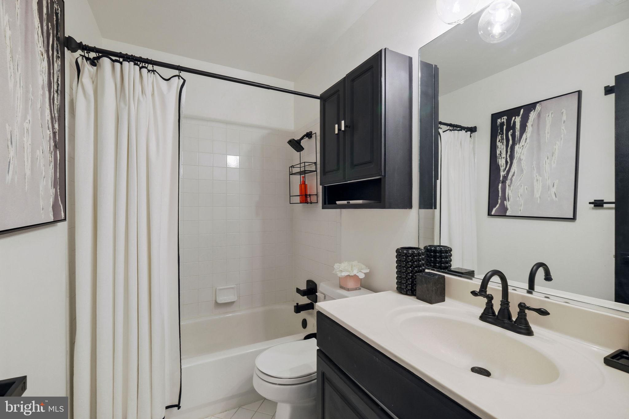 DARNESTOWN KNOLLS - Residential