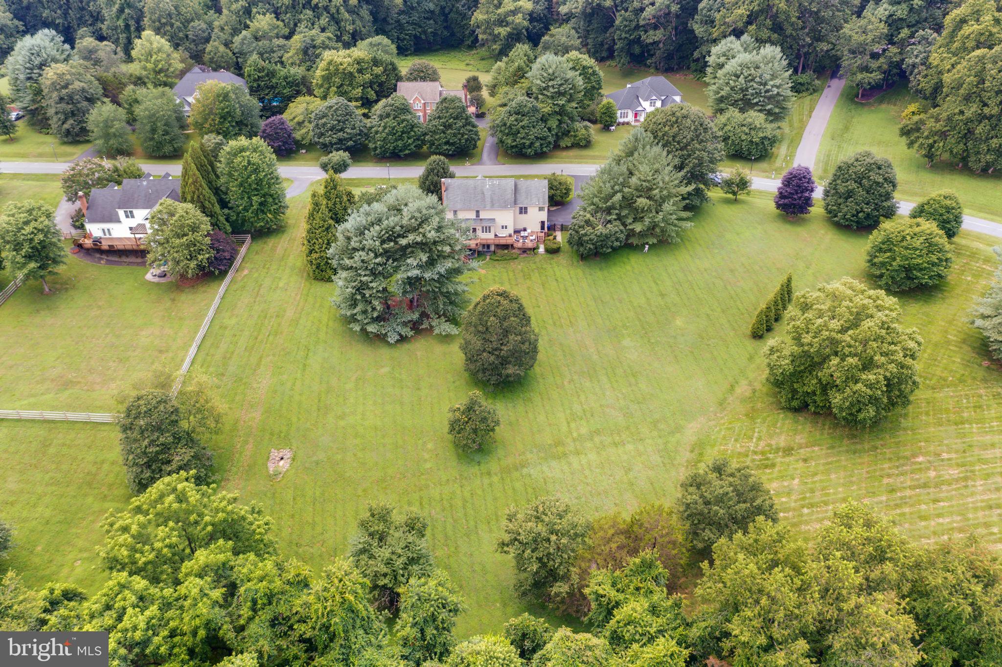 DARNESTOWN KNOLLS - Residential