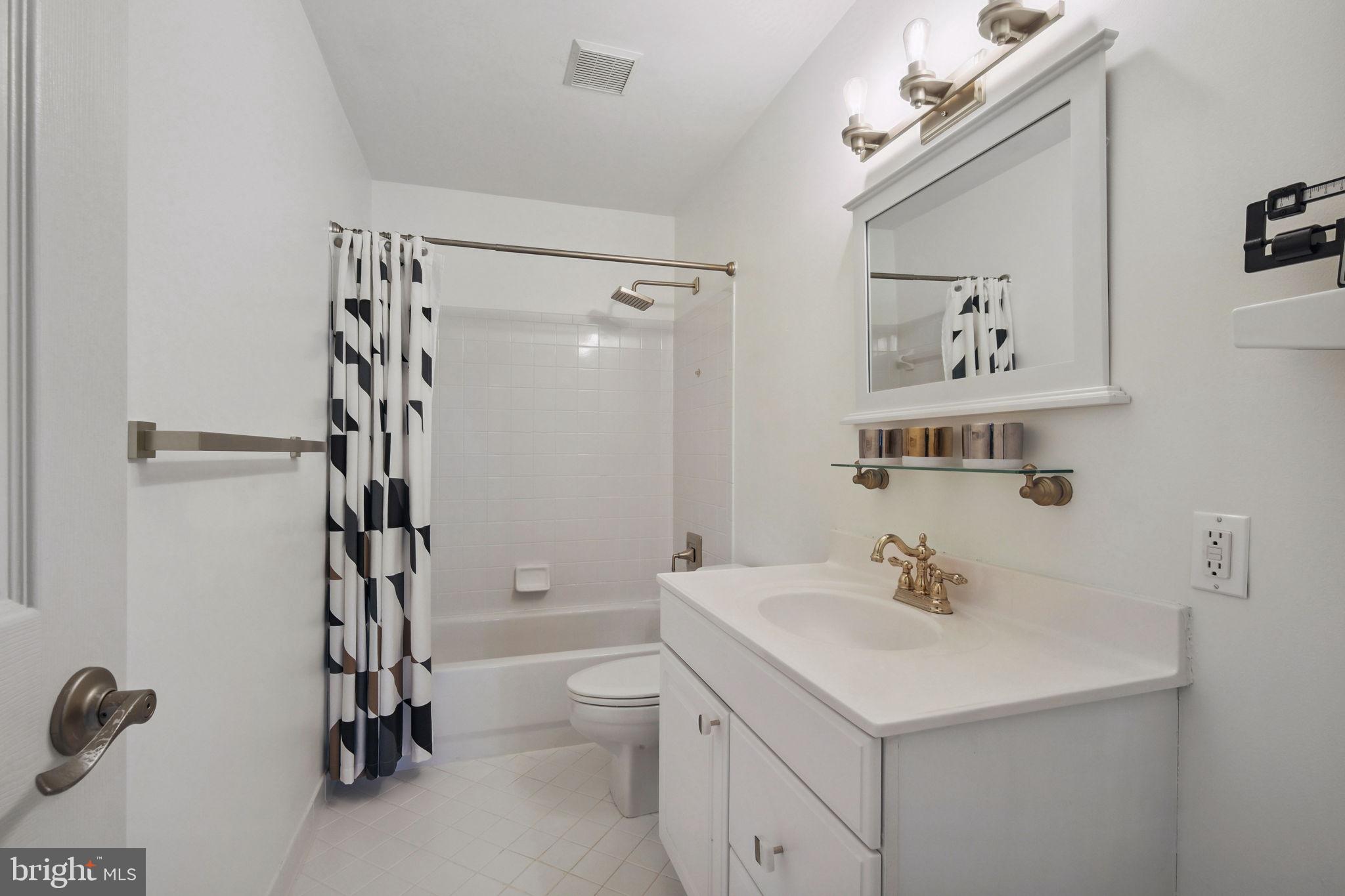 DARNESTOWN KNOLLS - Residential