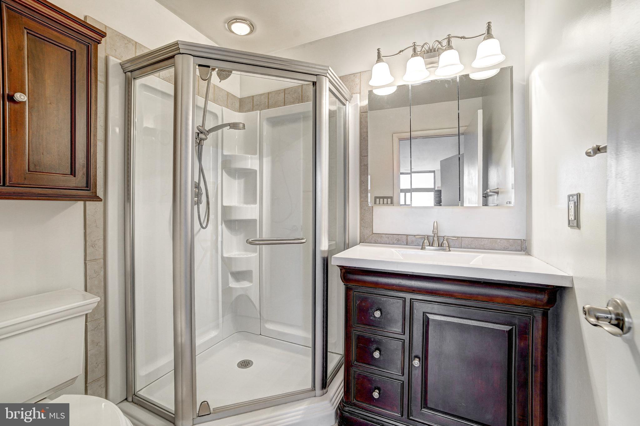 DULANEY TOWERS - Residential