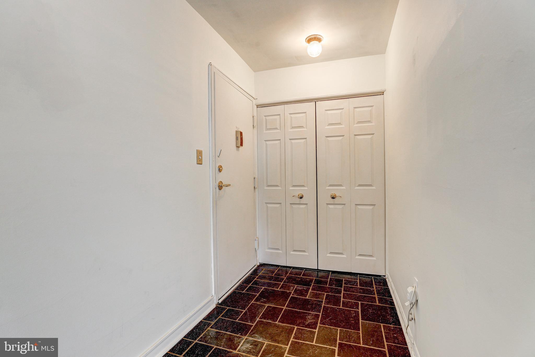 1 SMETON PLACE 902