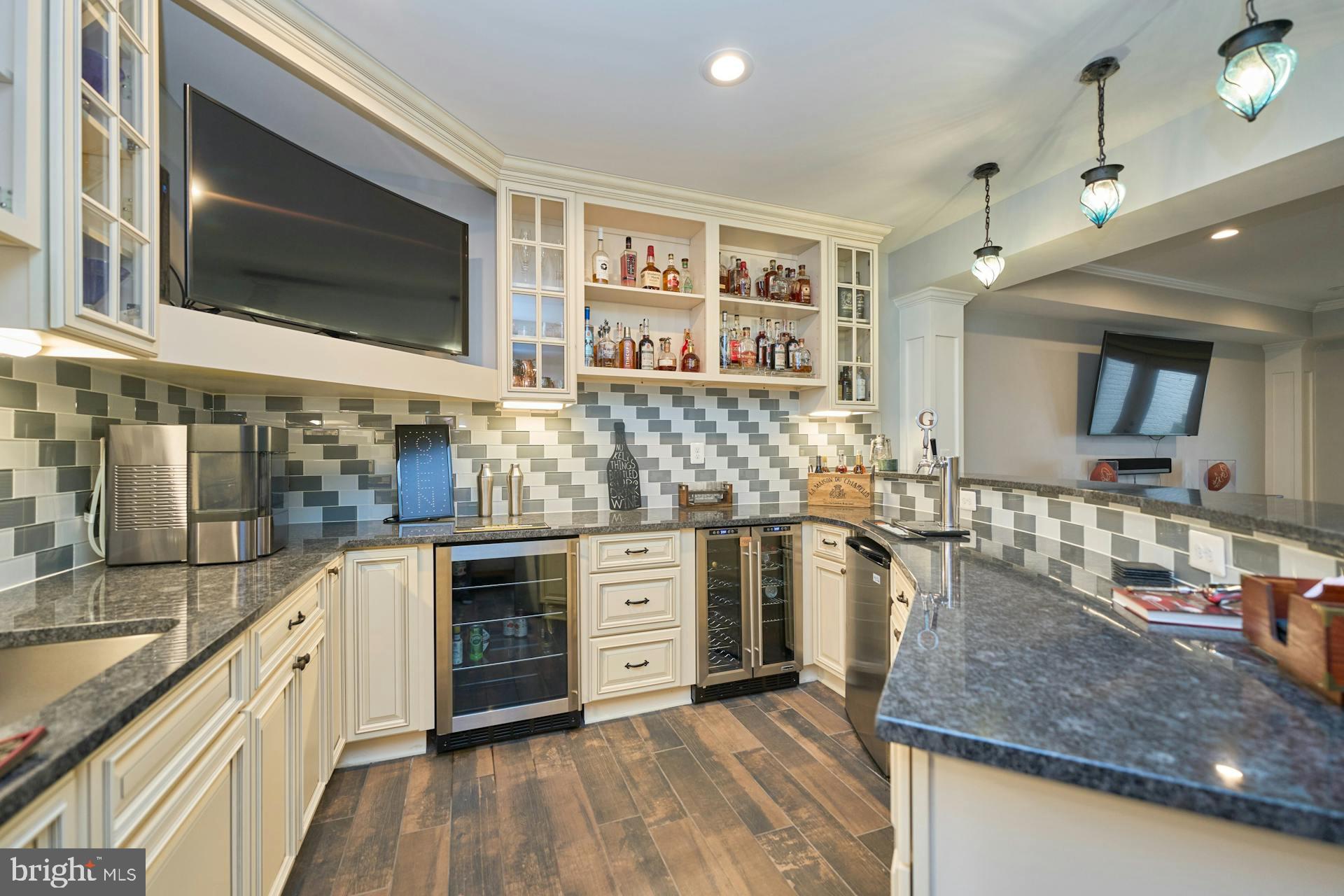 PEMBROOKE - Residential