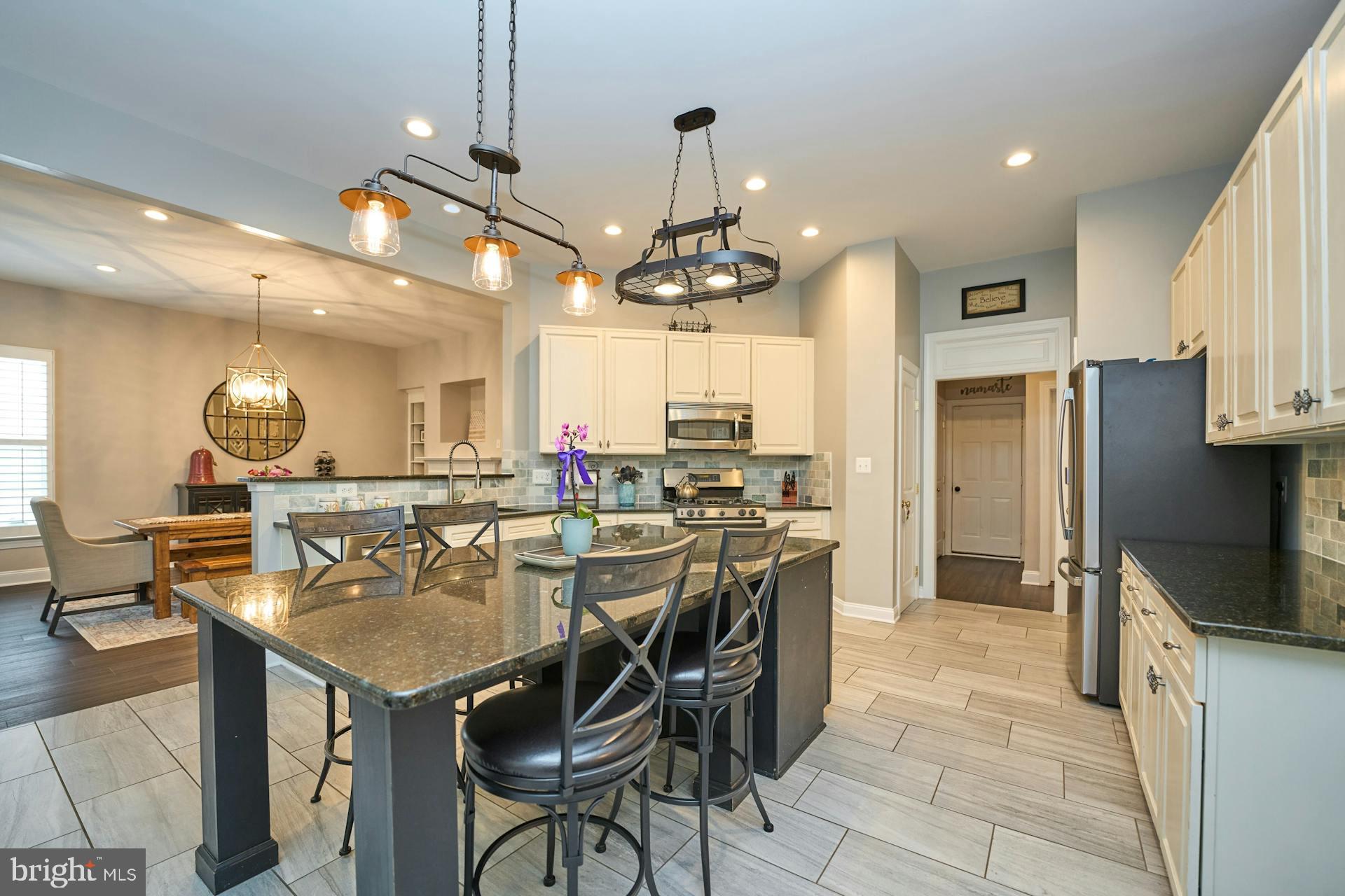 PEMBROOKE - Residential