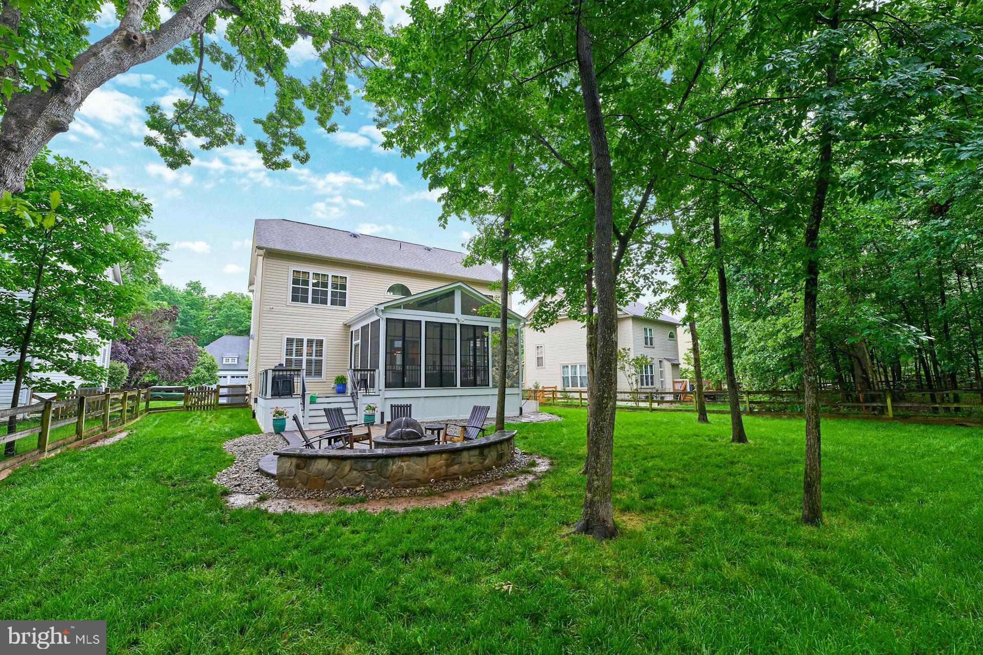 PEMBROOKE - Residential