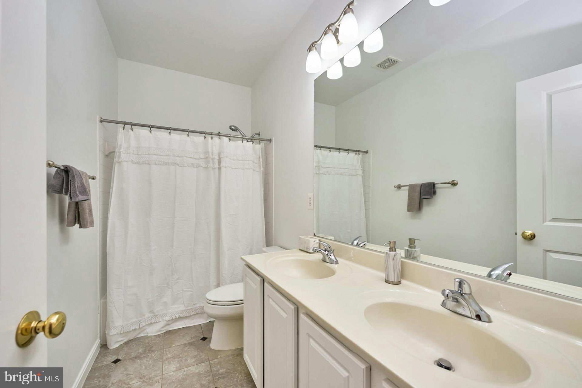 PEMBROOKE - Residential