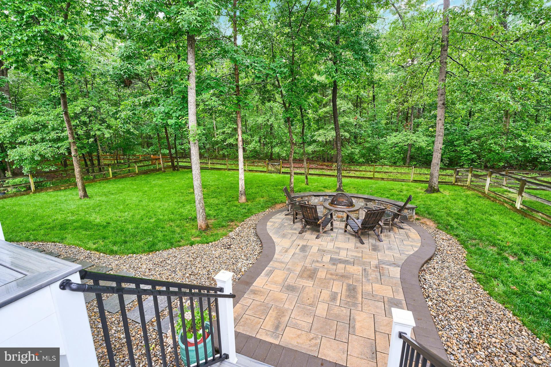 PEMBROOKE - Residential