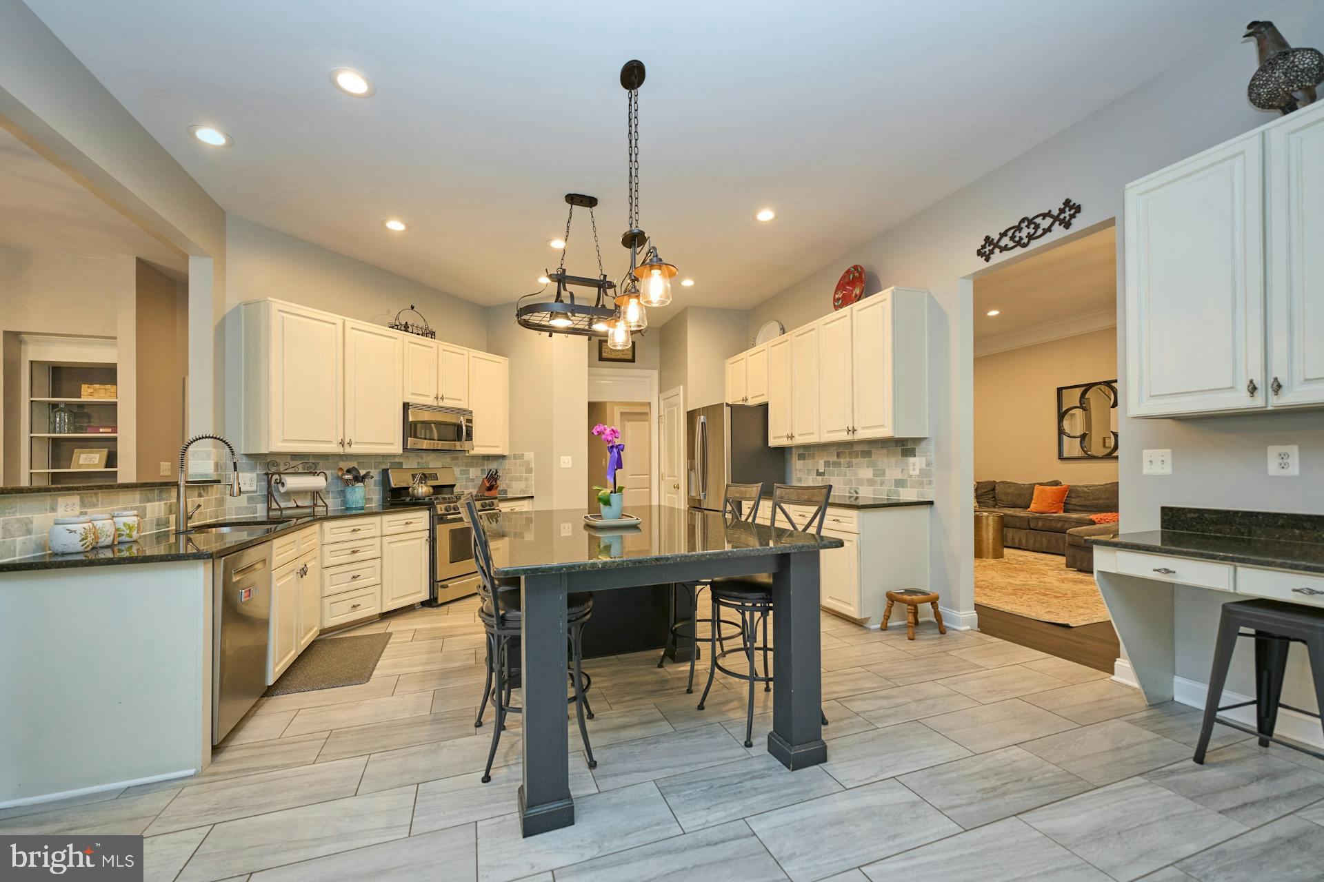 PEMBROOKE - Residential