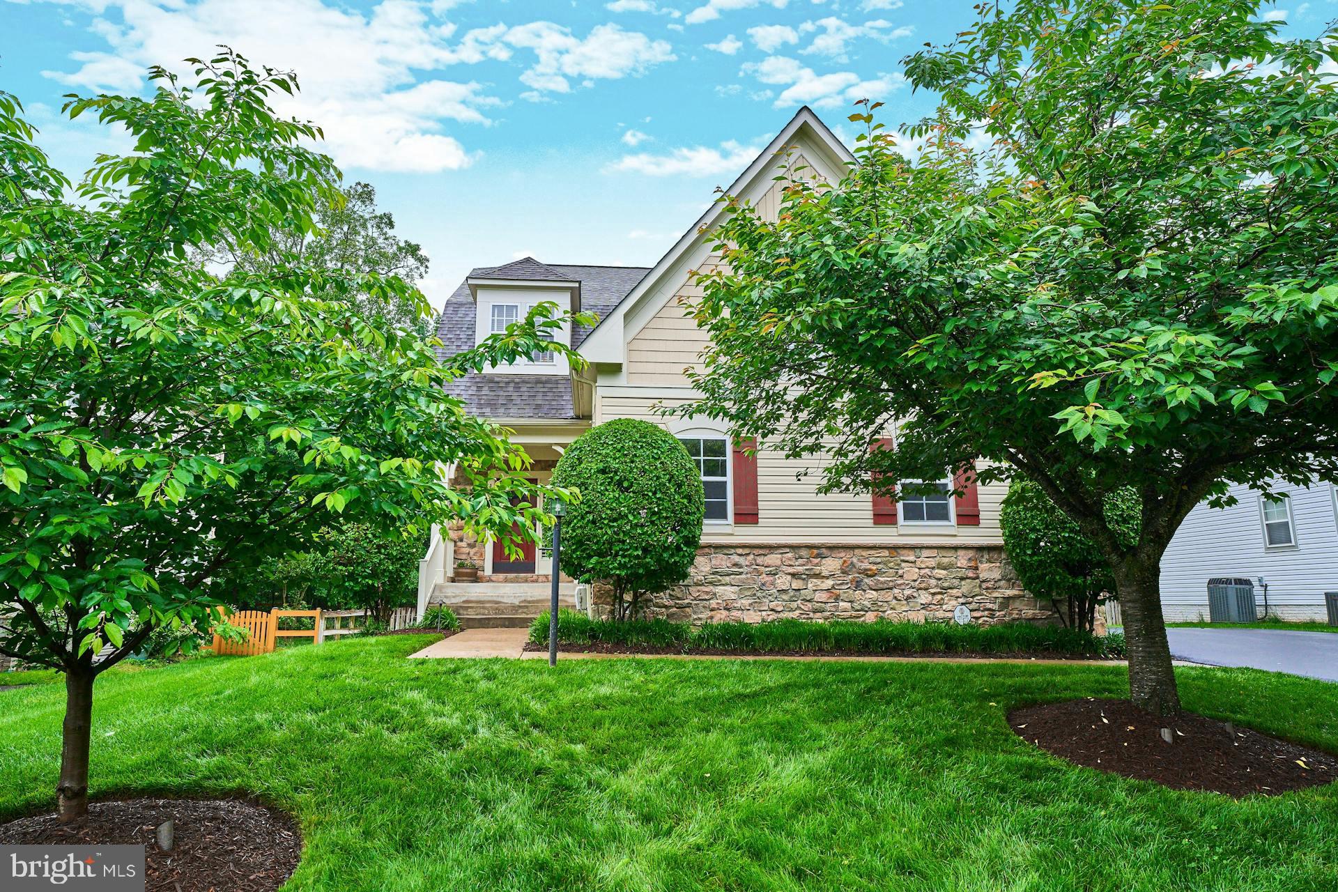 PEMBROOKE - Residential