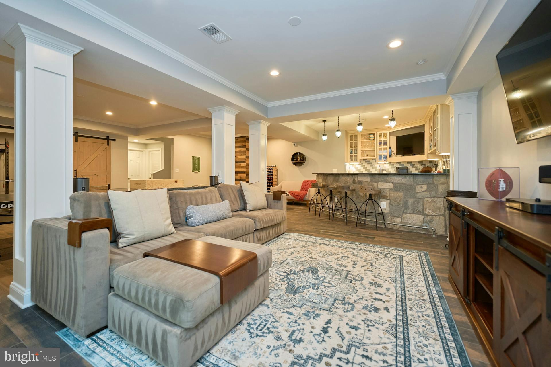 PEMBROOKE - Residential