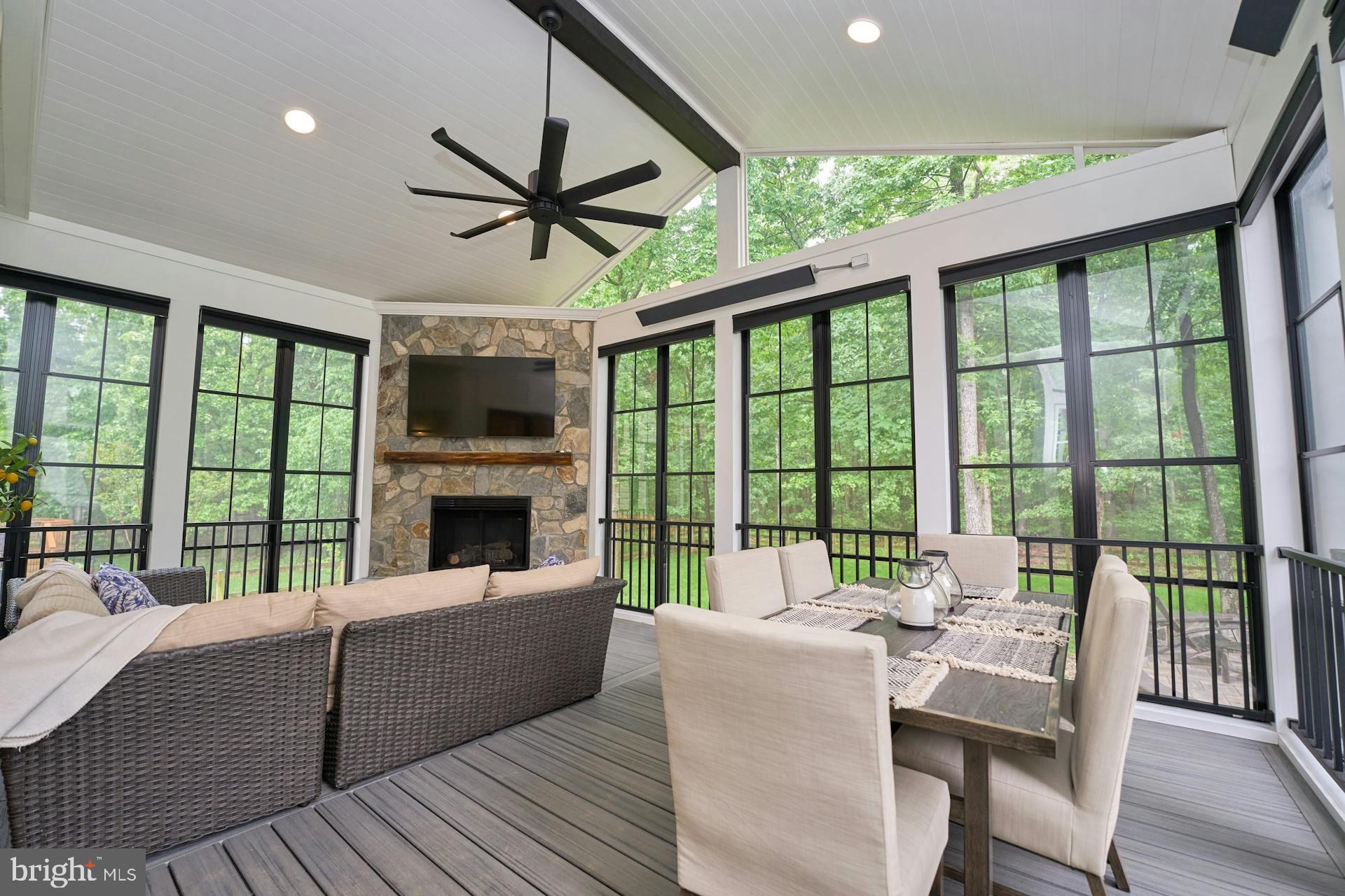 PEMBROOKE - Residential