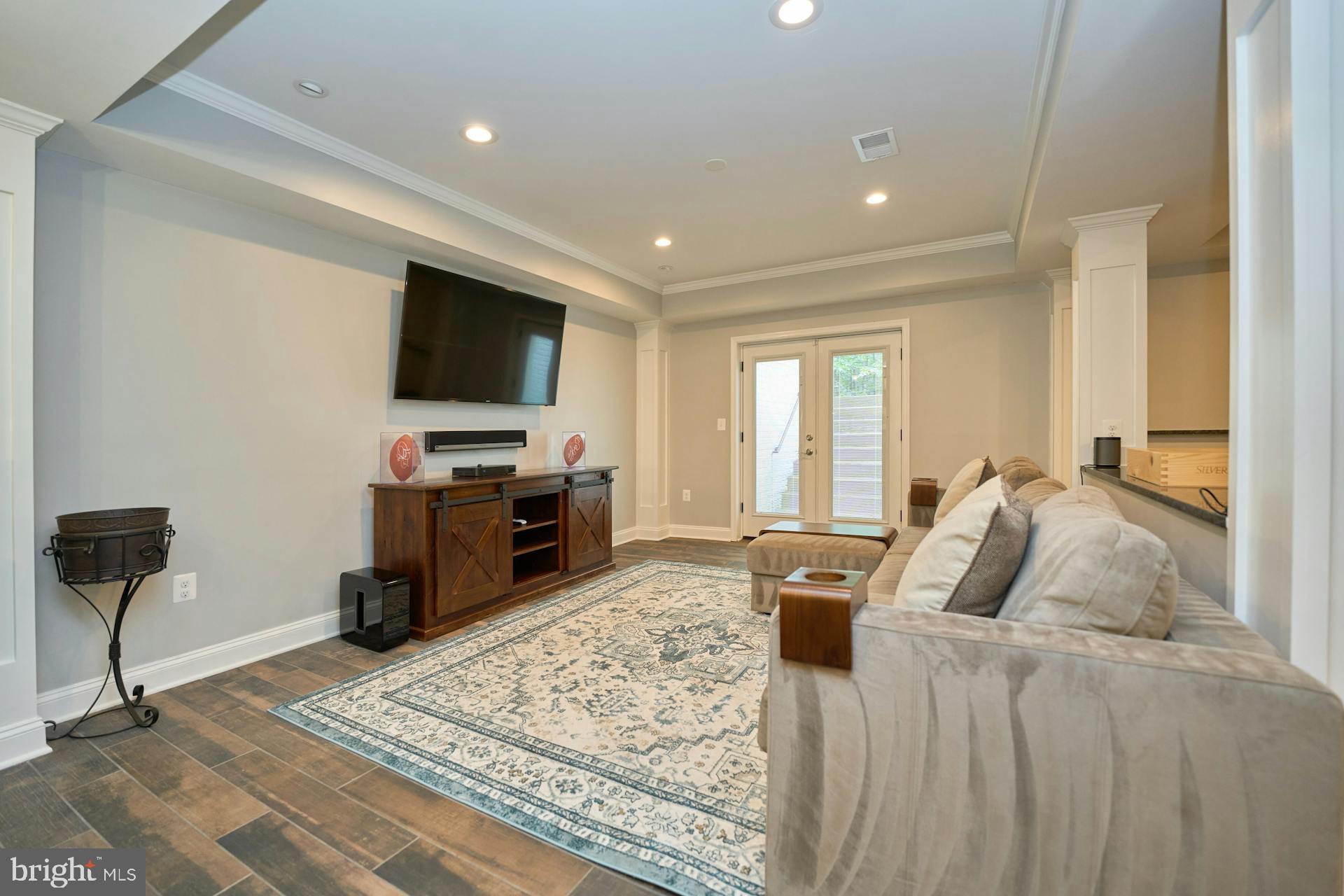 PEMBROOKE - Residential