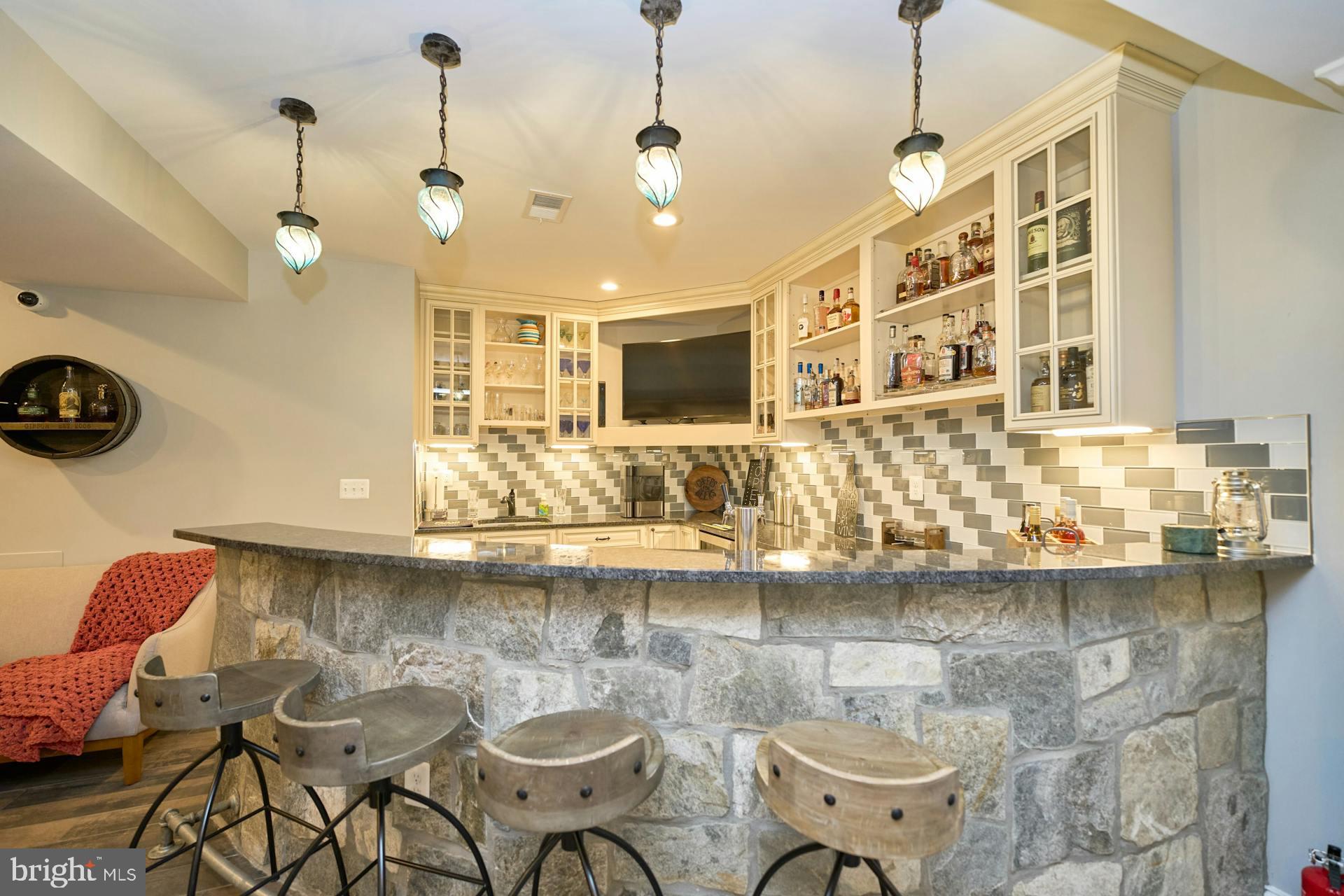 PEMBROOKE - Residential