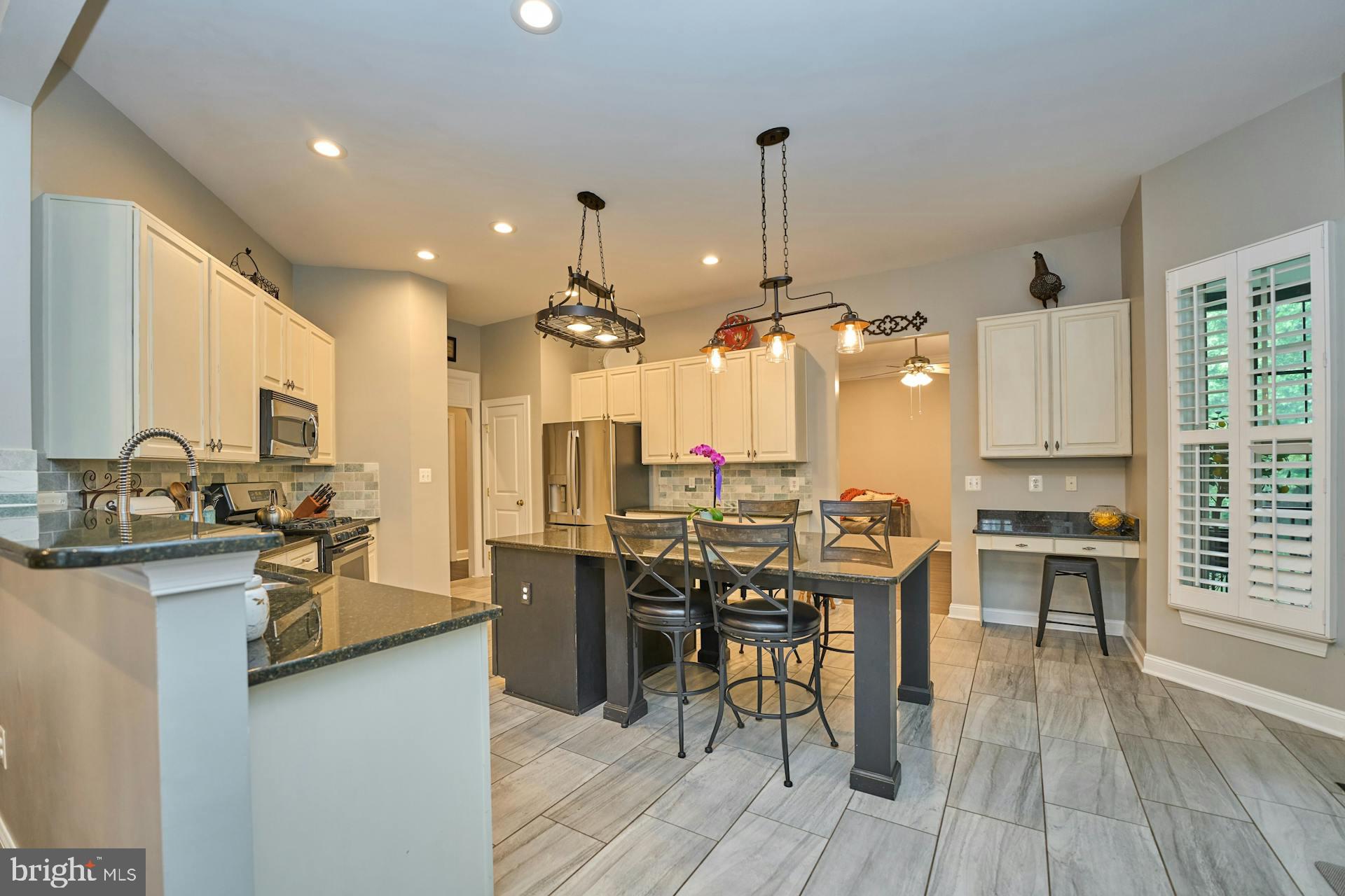 PEMBROOKE - Residential