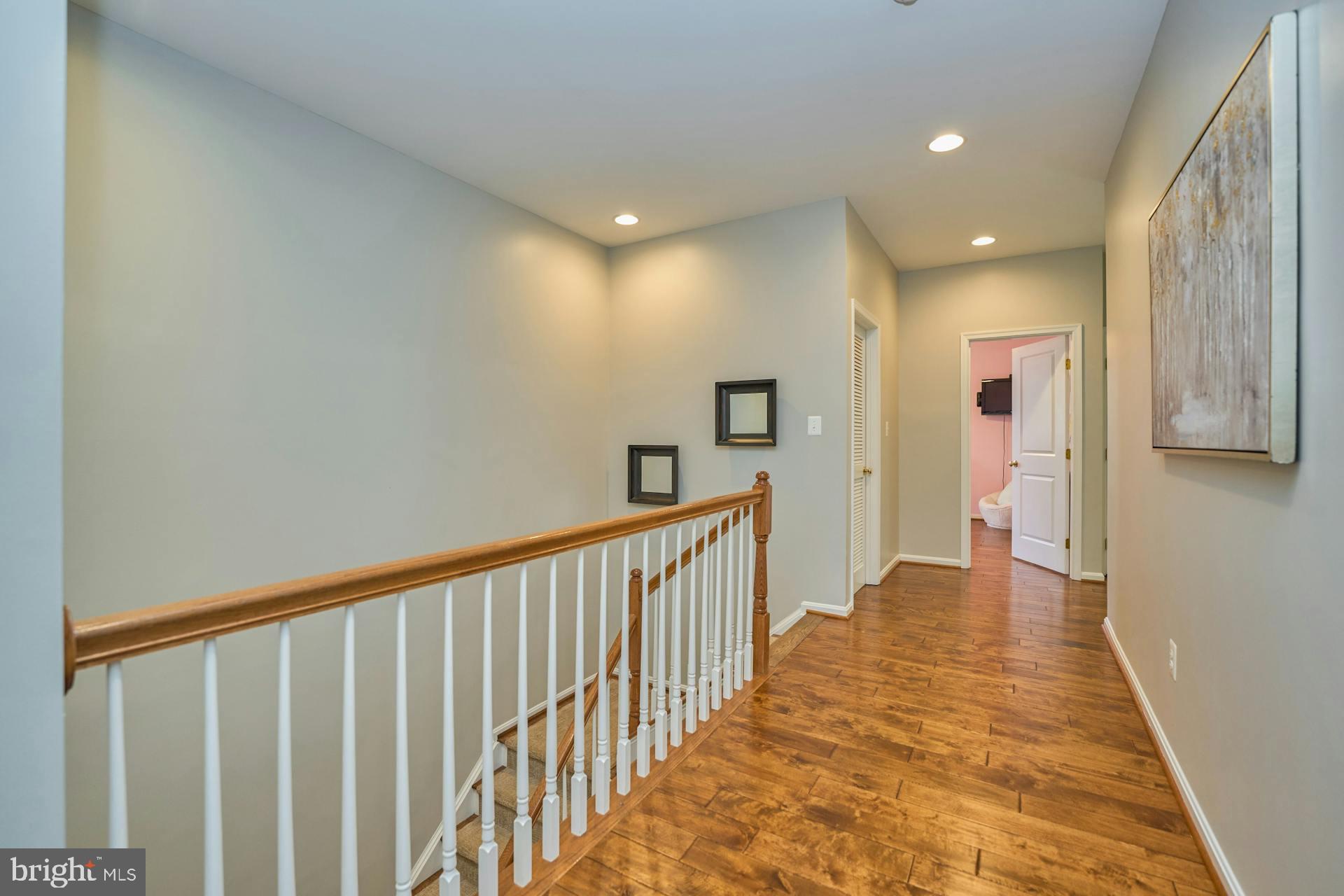 PEMBROOKE - Residential