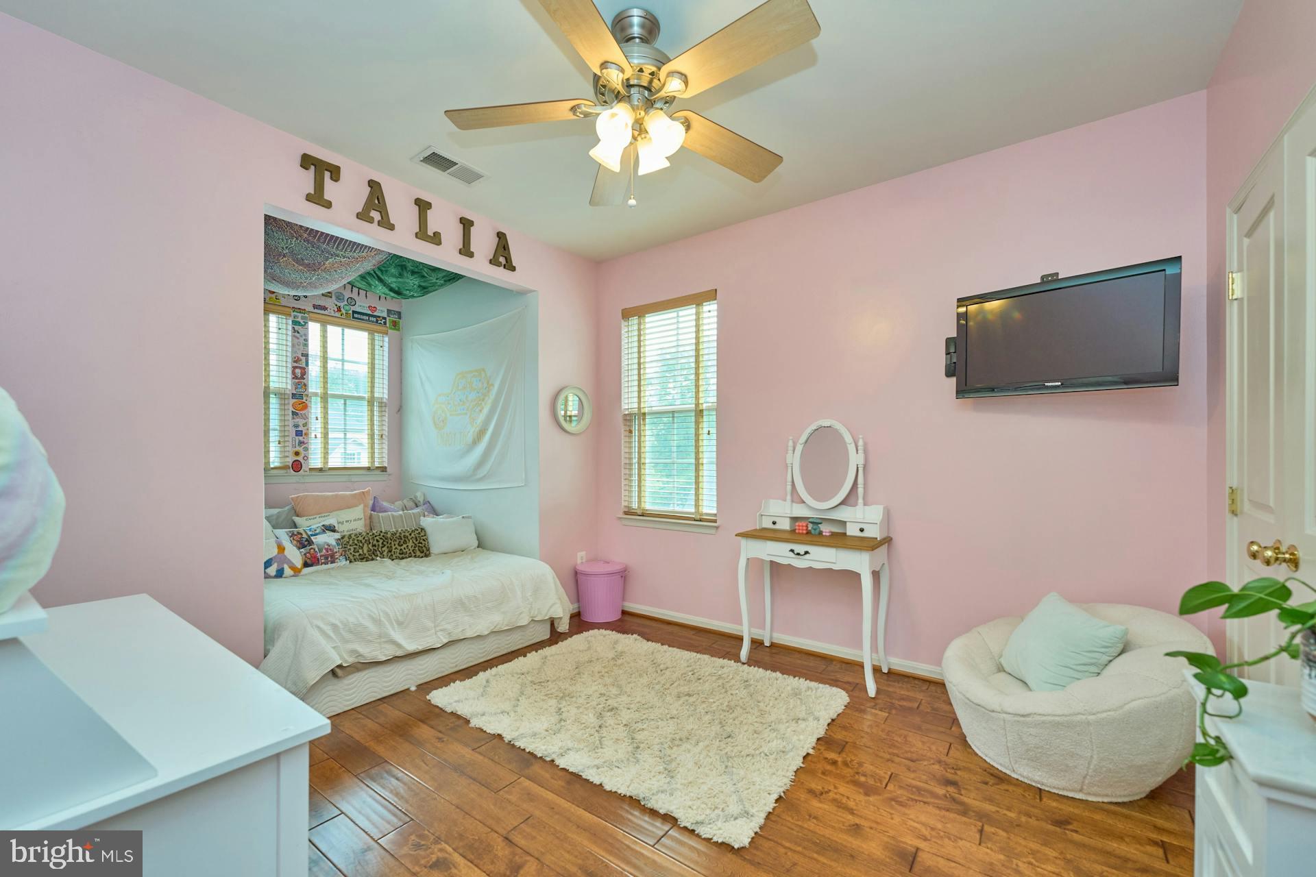 PEMBROOKE - Residential