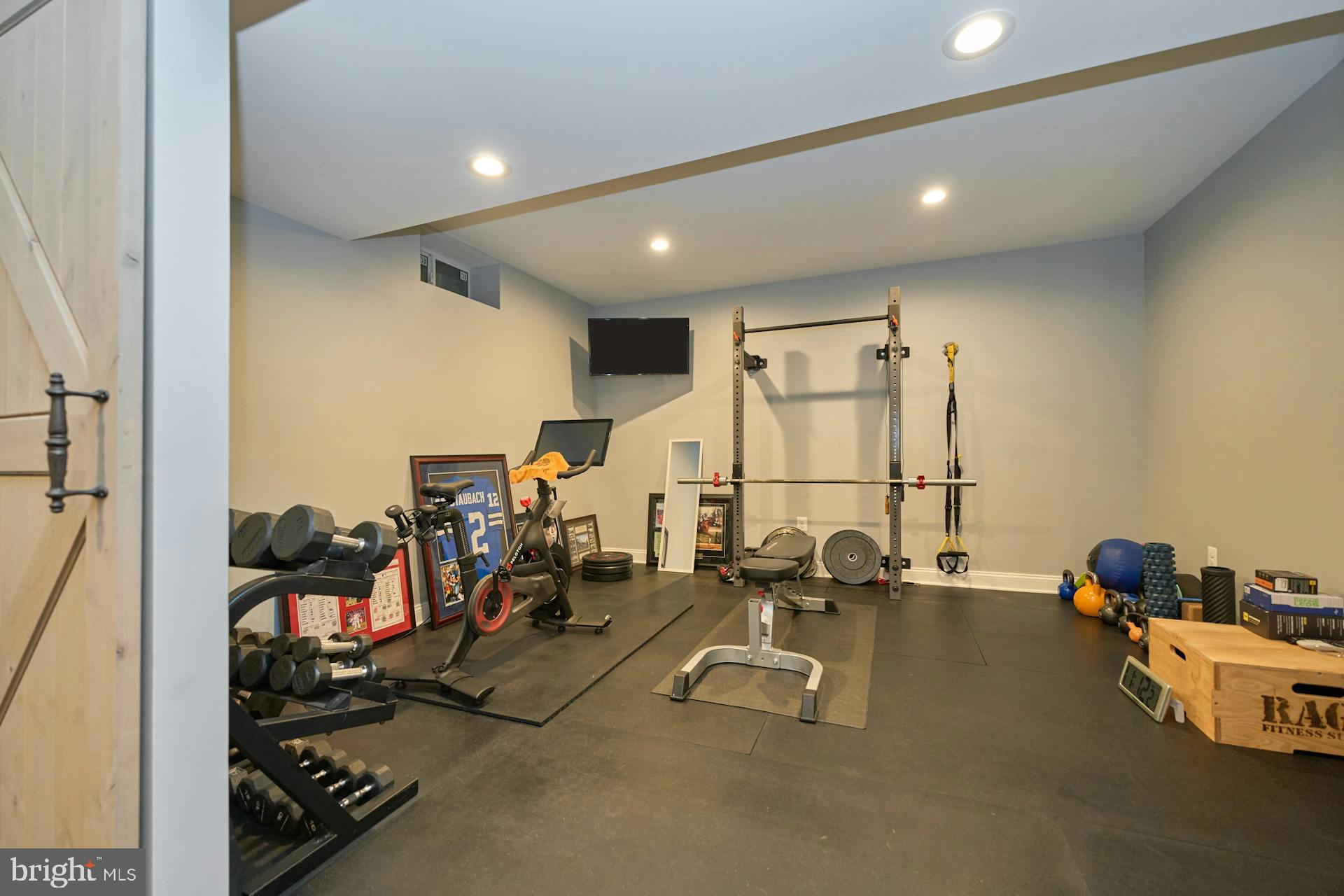 PEMBROOKE - Residential