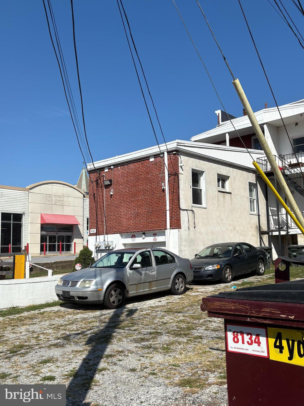 418 E LINCOLN HIGHWAY