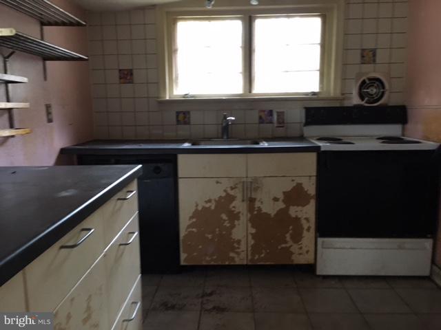 NORTH BARNABY - Residential