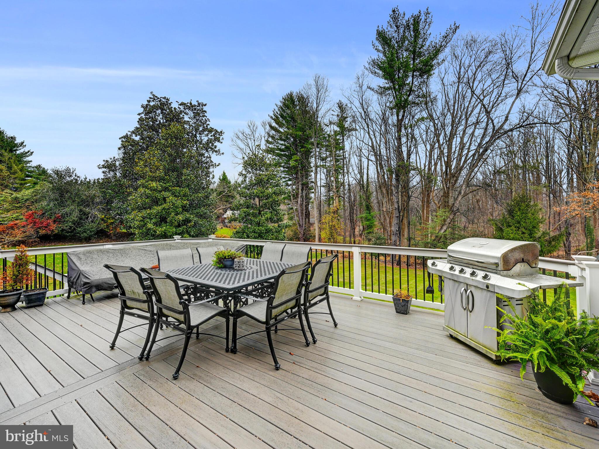 MANOR WOODS - Residential