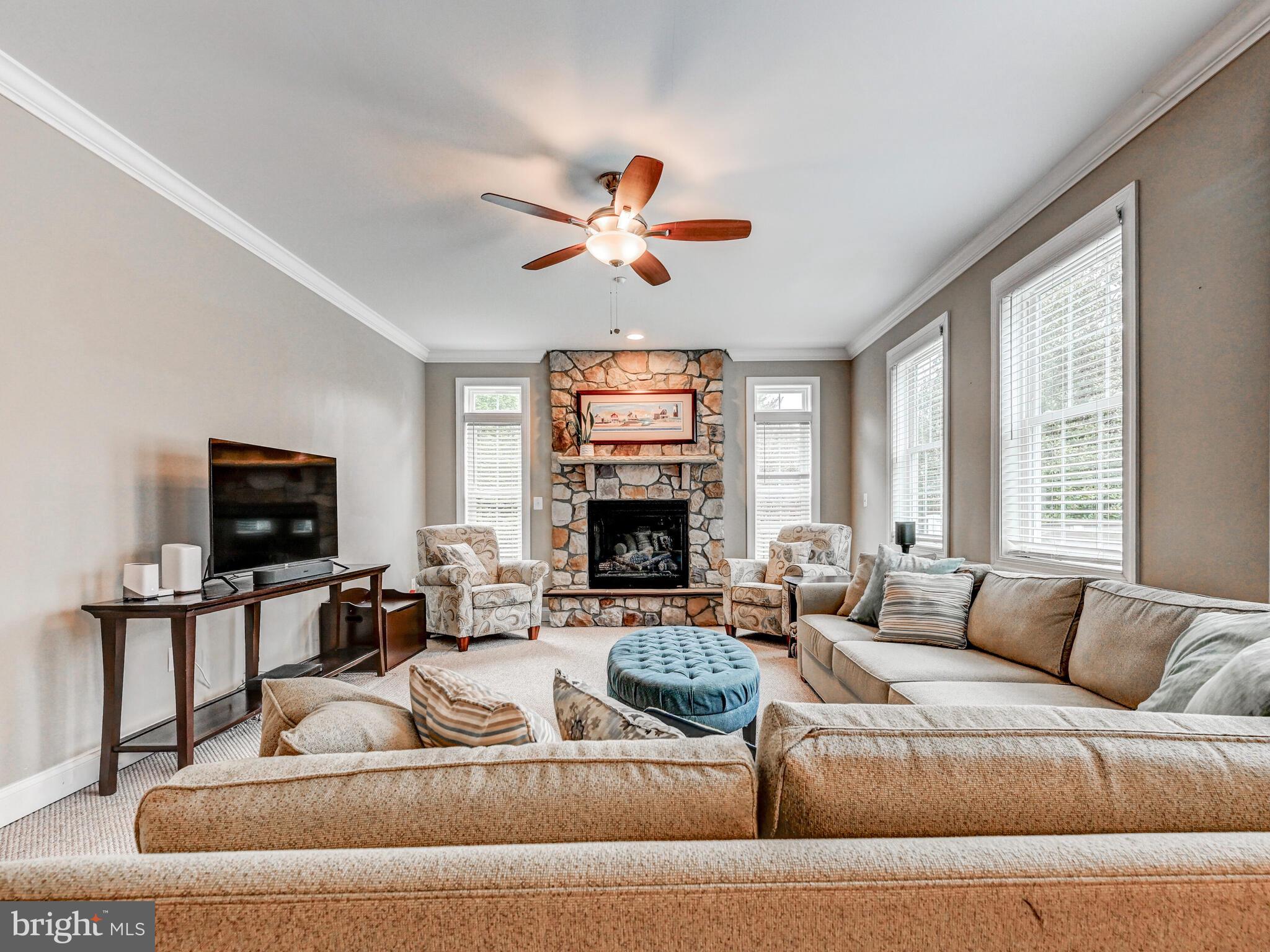 MANOR WOODS - Residential