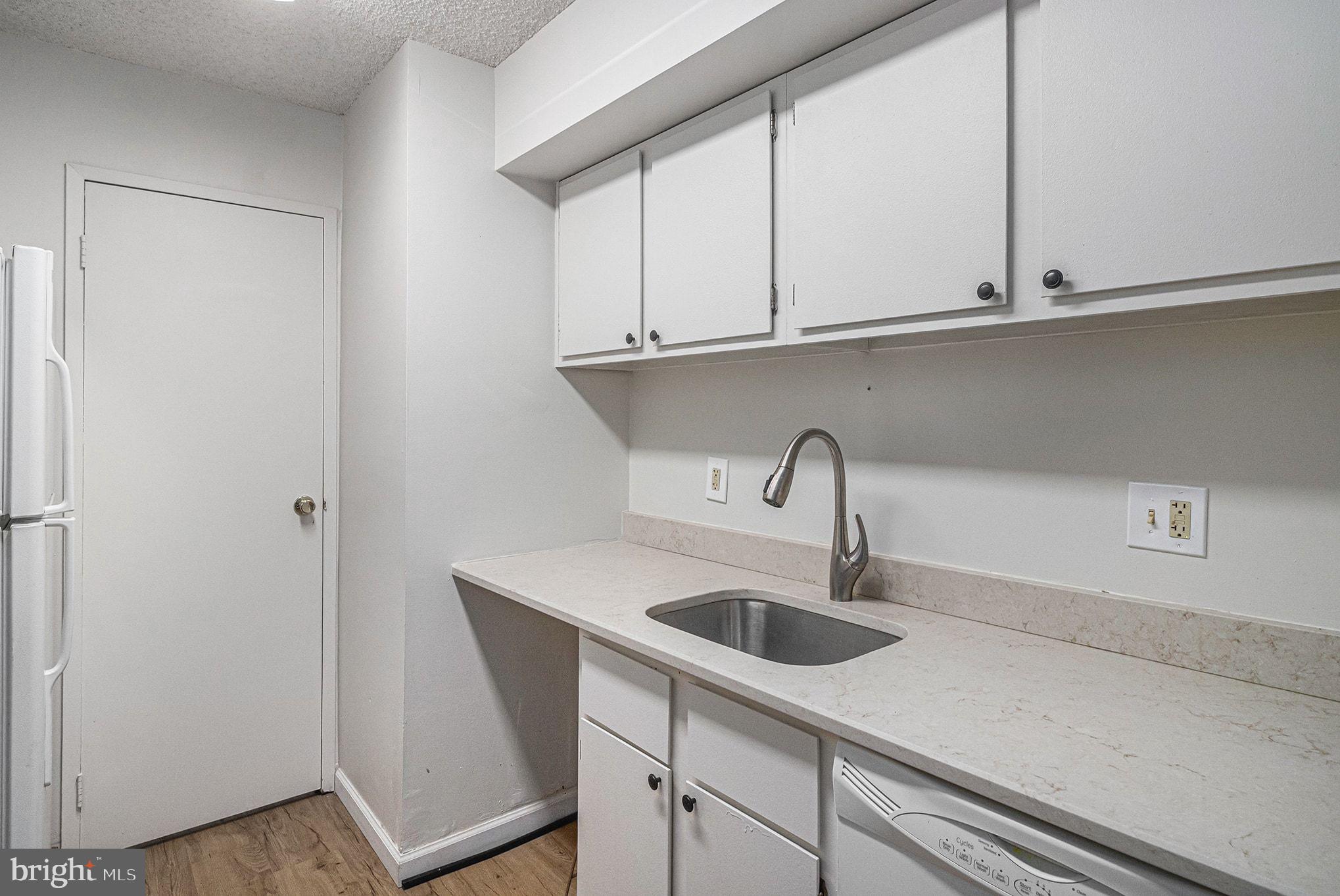 PLYMOUTH HILLS - Residential