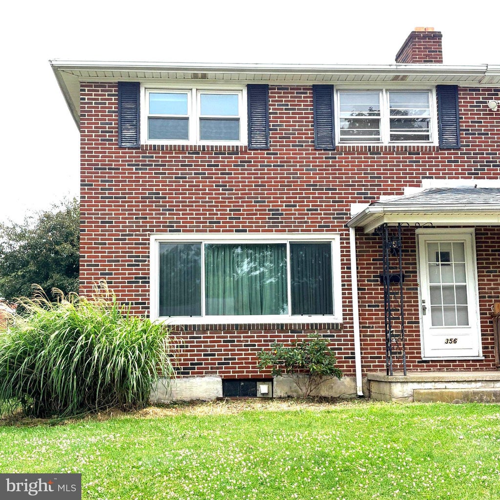 Photo of 356 E Springettsbury Ave, YORK, PA 17403 (MLS # PAYK2106580)