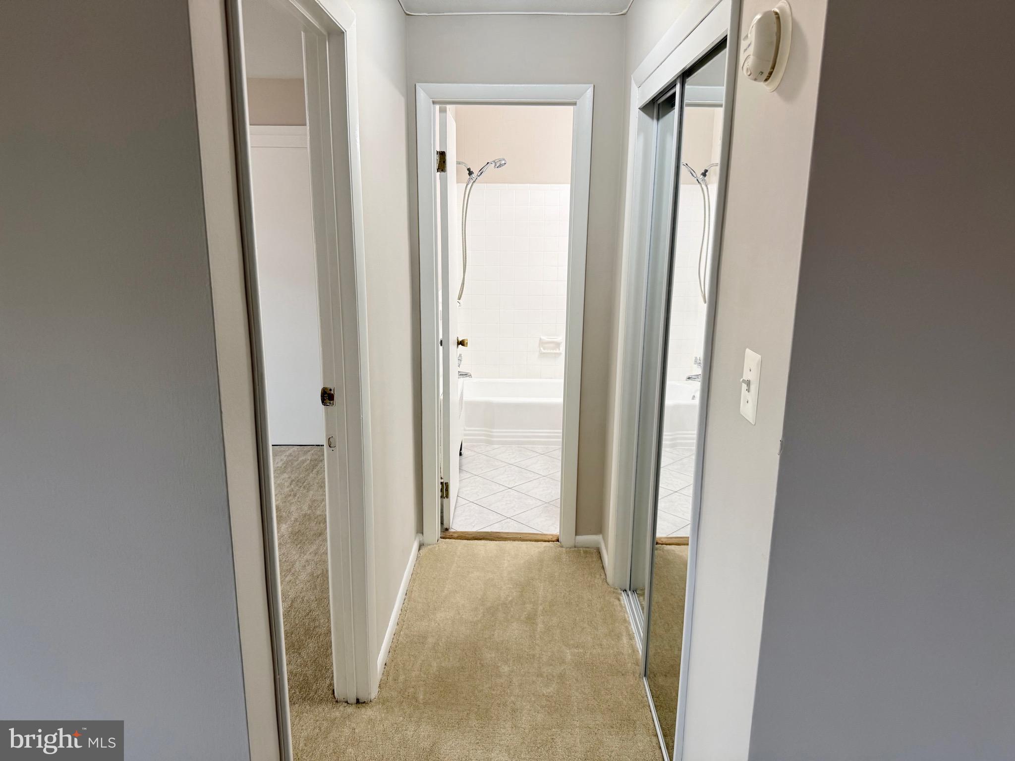 COLUMBIA KNOLL - Residential