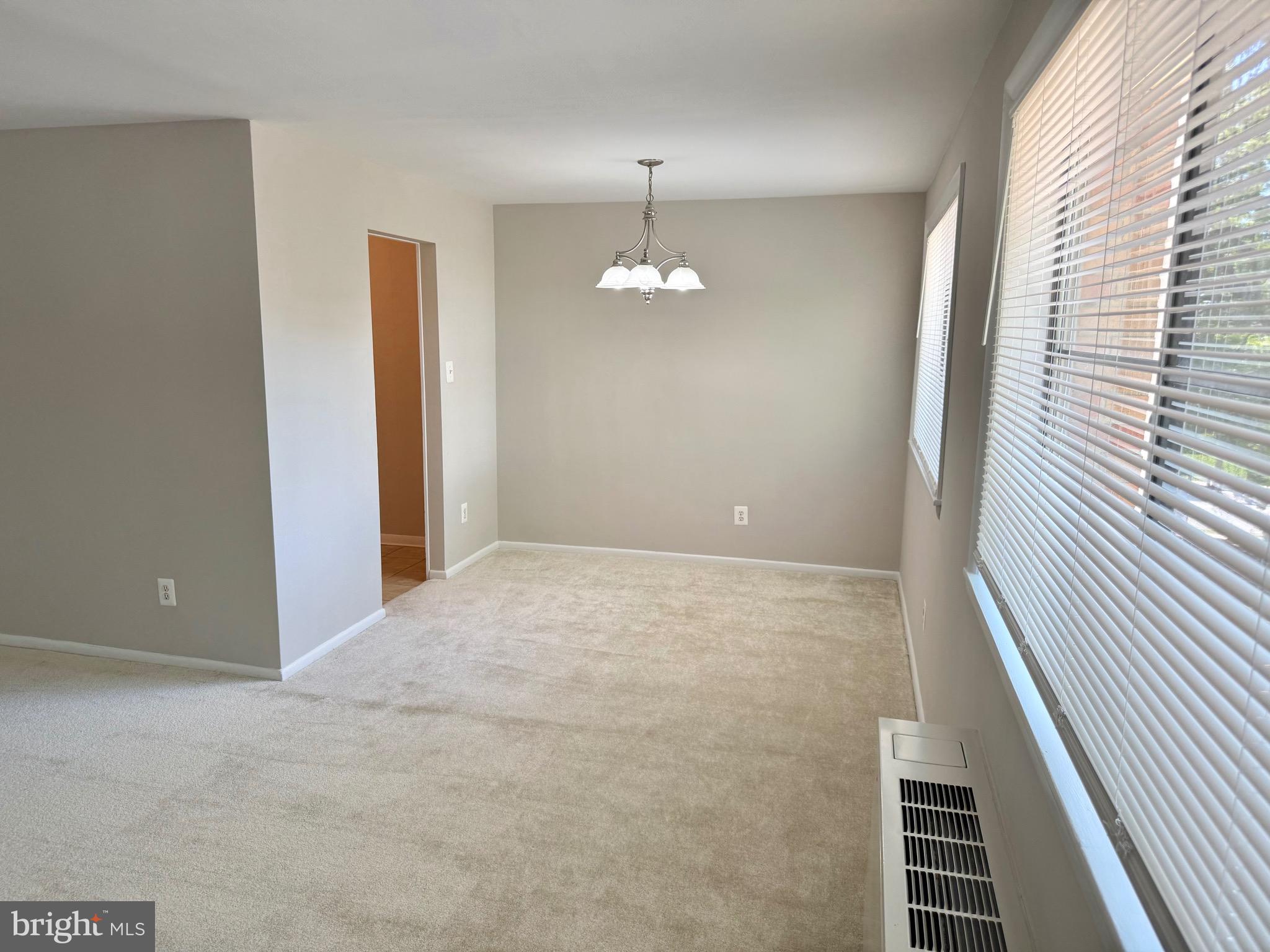 COLUMBIA KNOLL - Residential