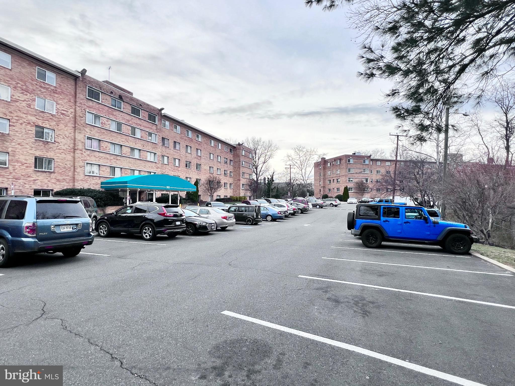 COLUMBIA KNOLL - Residential