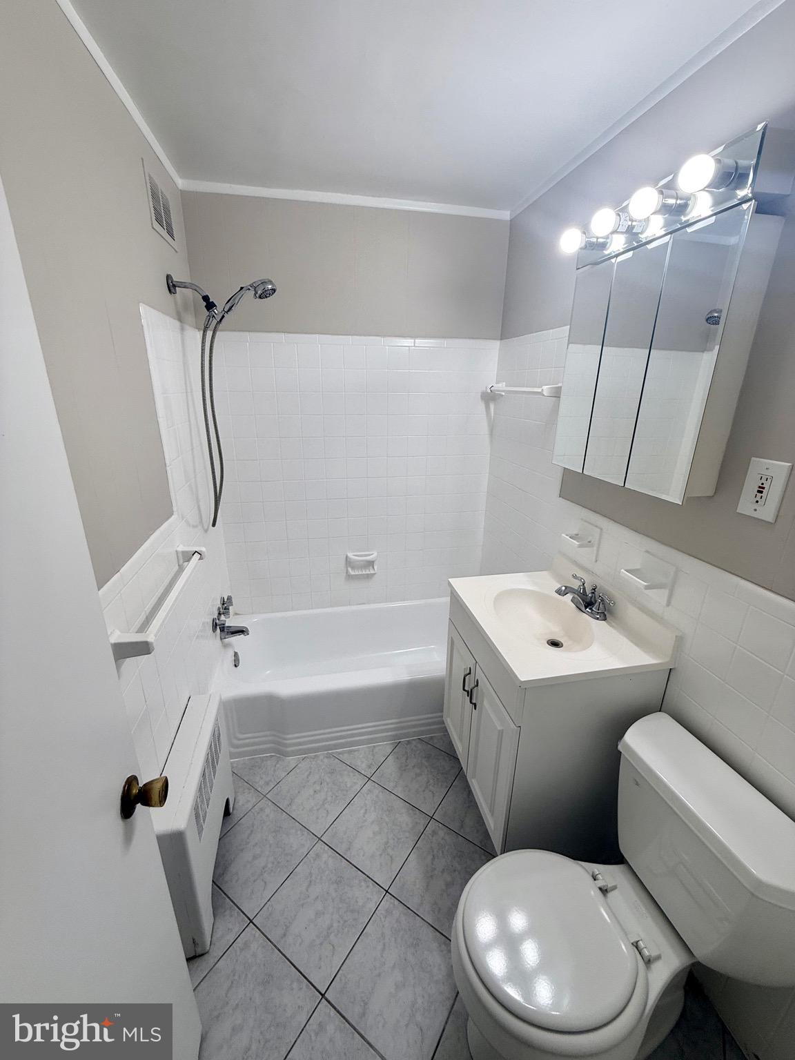 COLUMBIA KNOLL - Residential