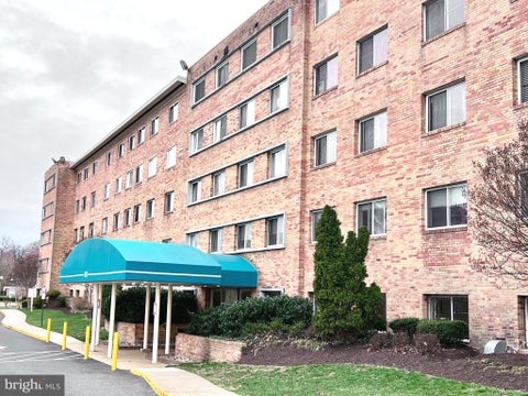 Condo For Sale - 5111 8th Road #203<br/> ARLINGTON, VA 22204