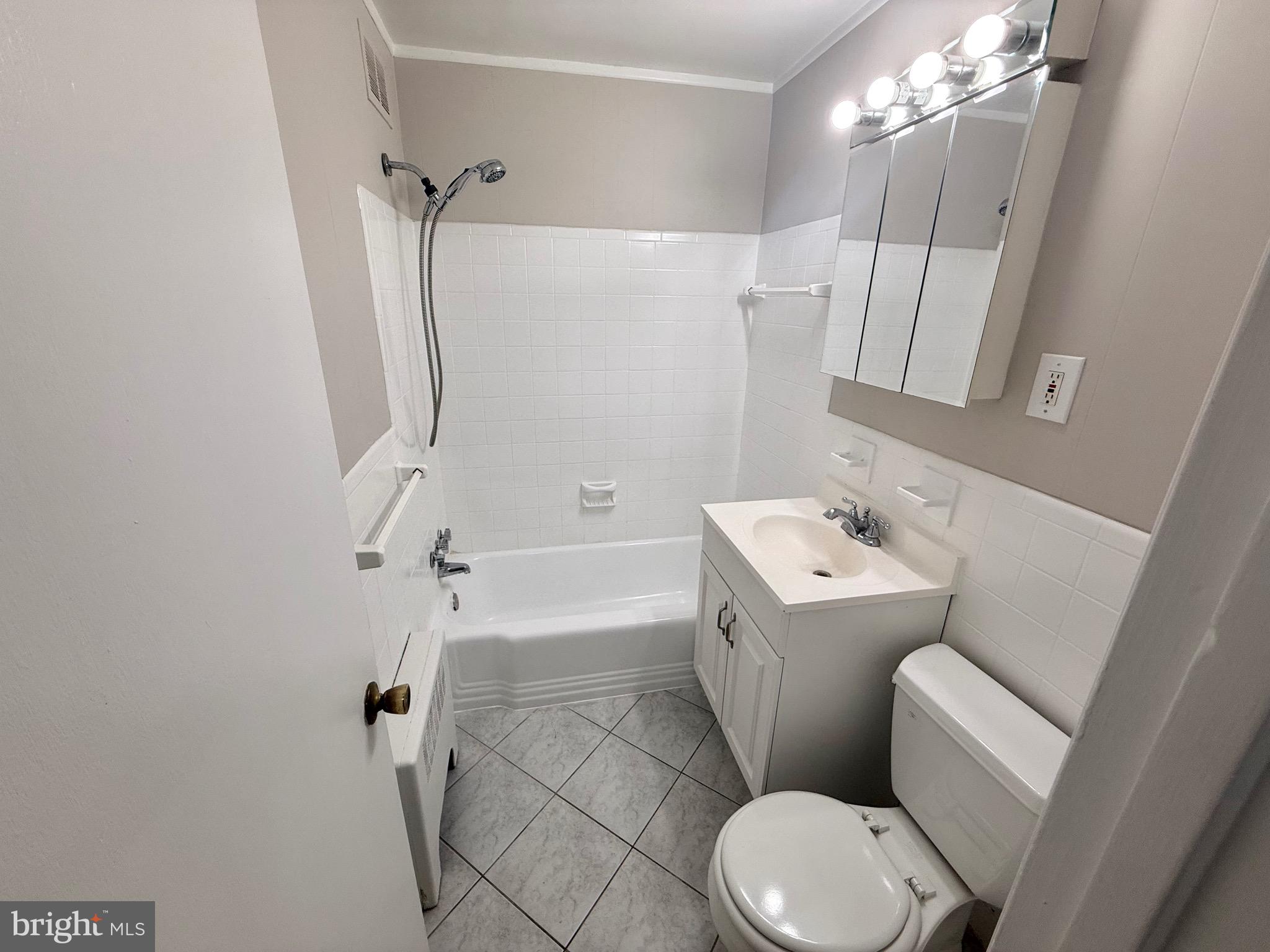 COLUMBIA KNOLL - Residential