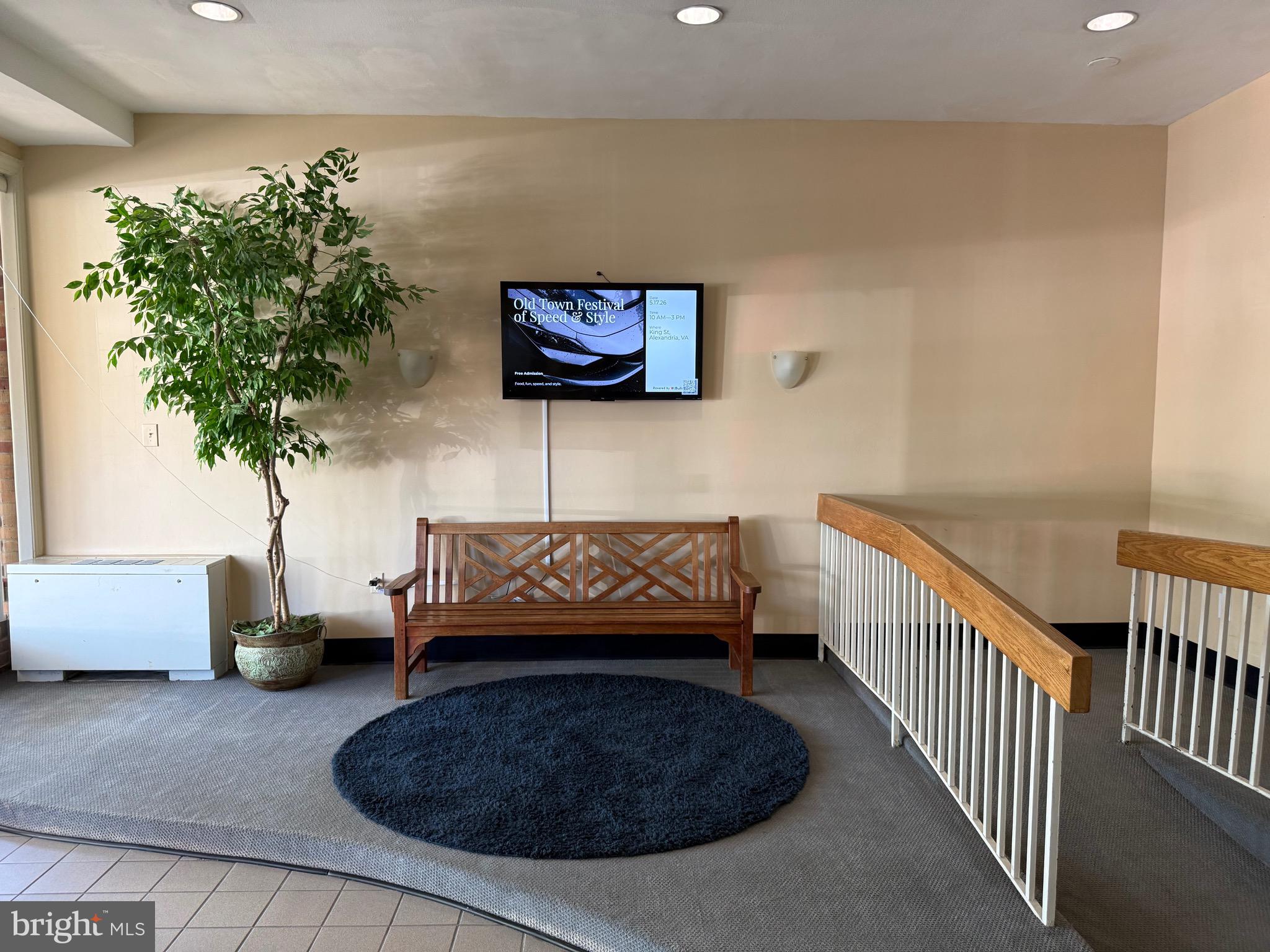 COLUMBIA KNOLL - Residential