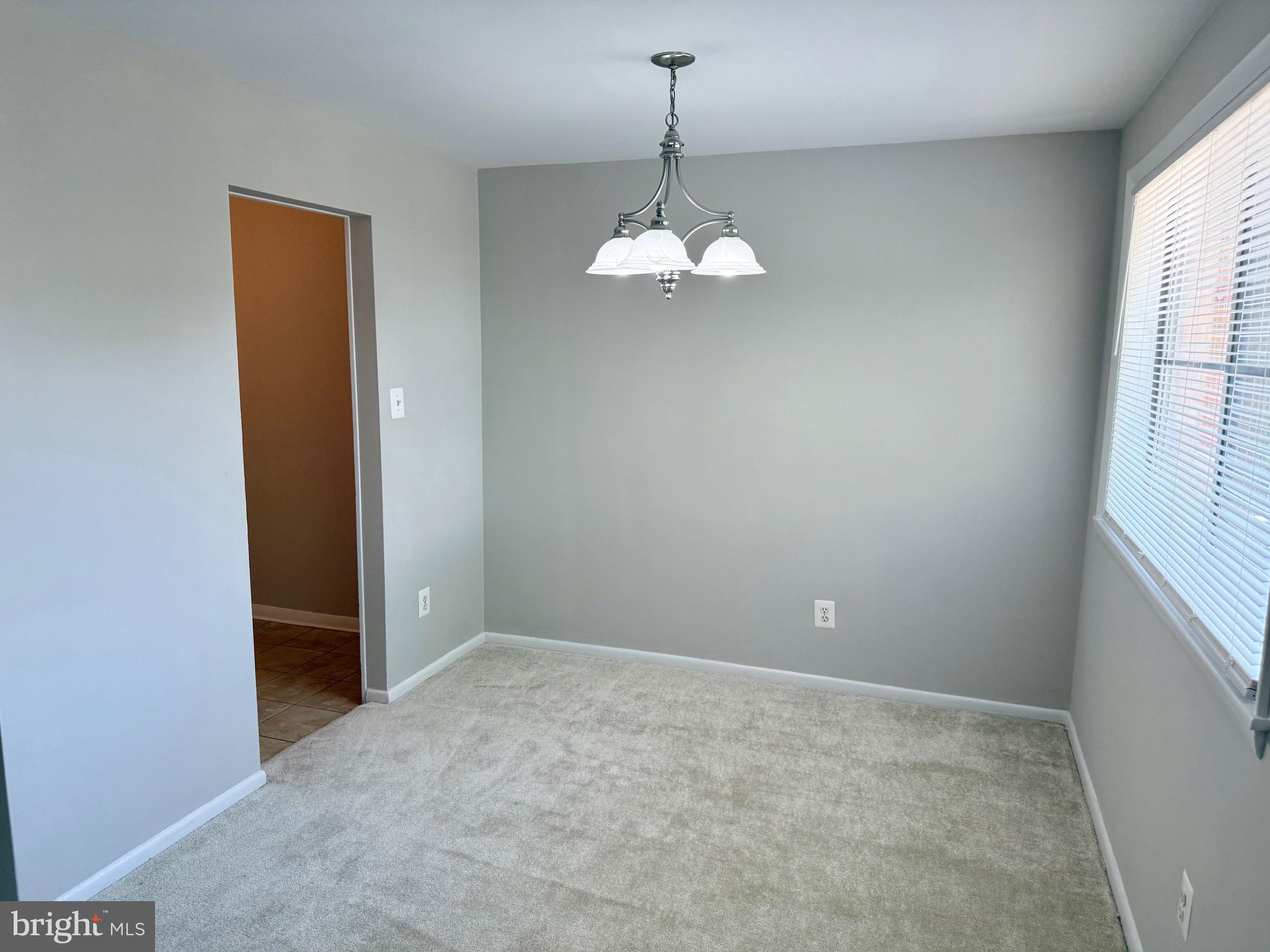 COLUMBIA KNOLL - Residential