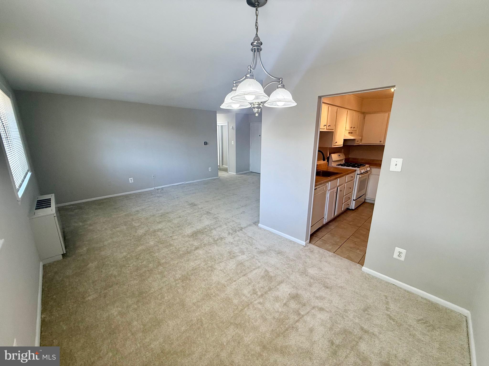 COLUMBIA KNOLL - Residential