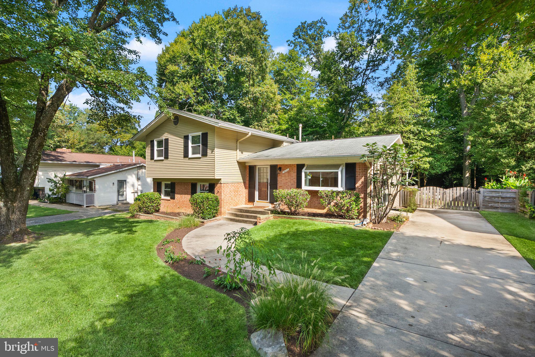 10222 FOX LANE