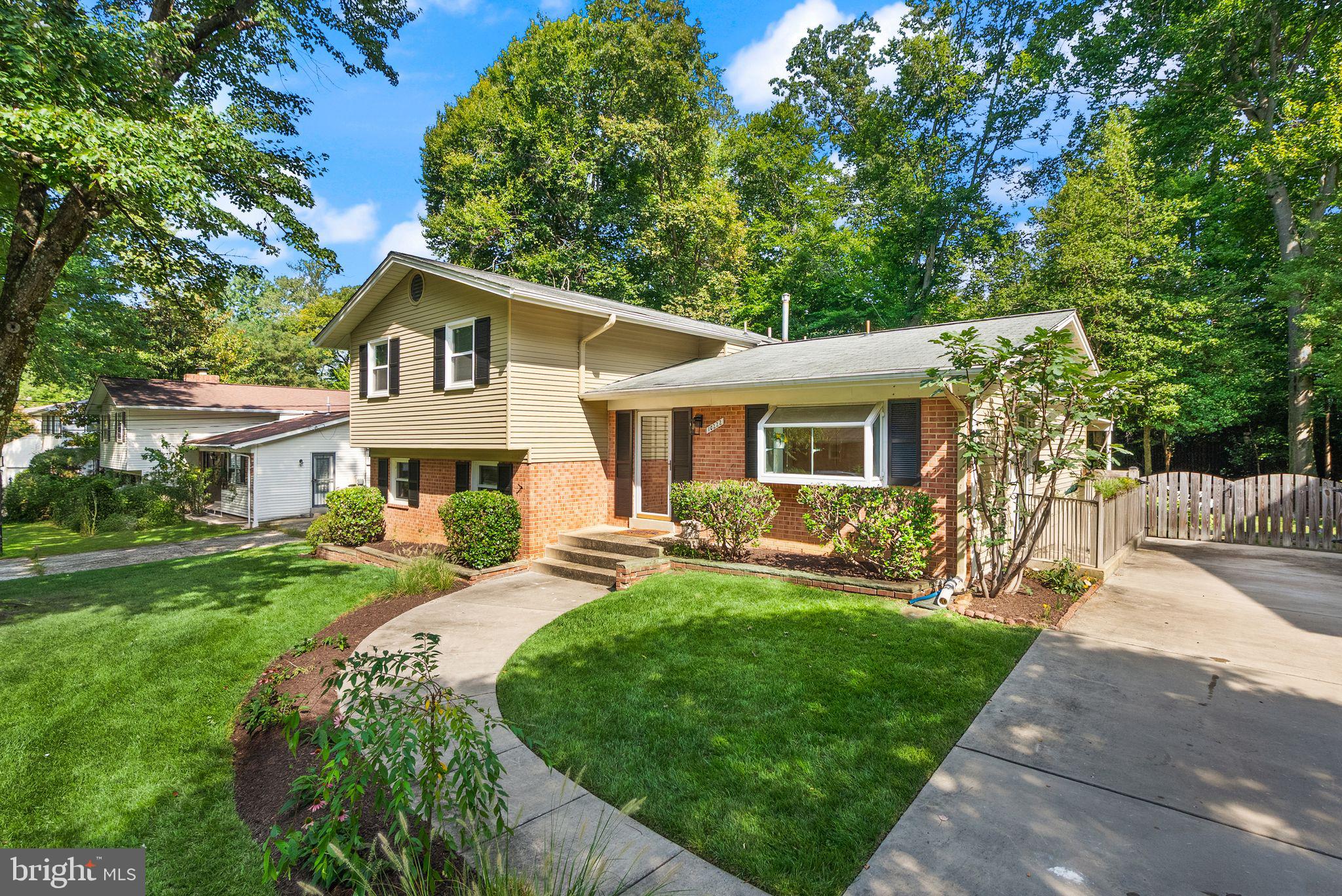 10222 FOX LANE