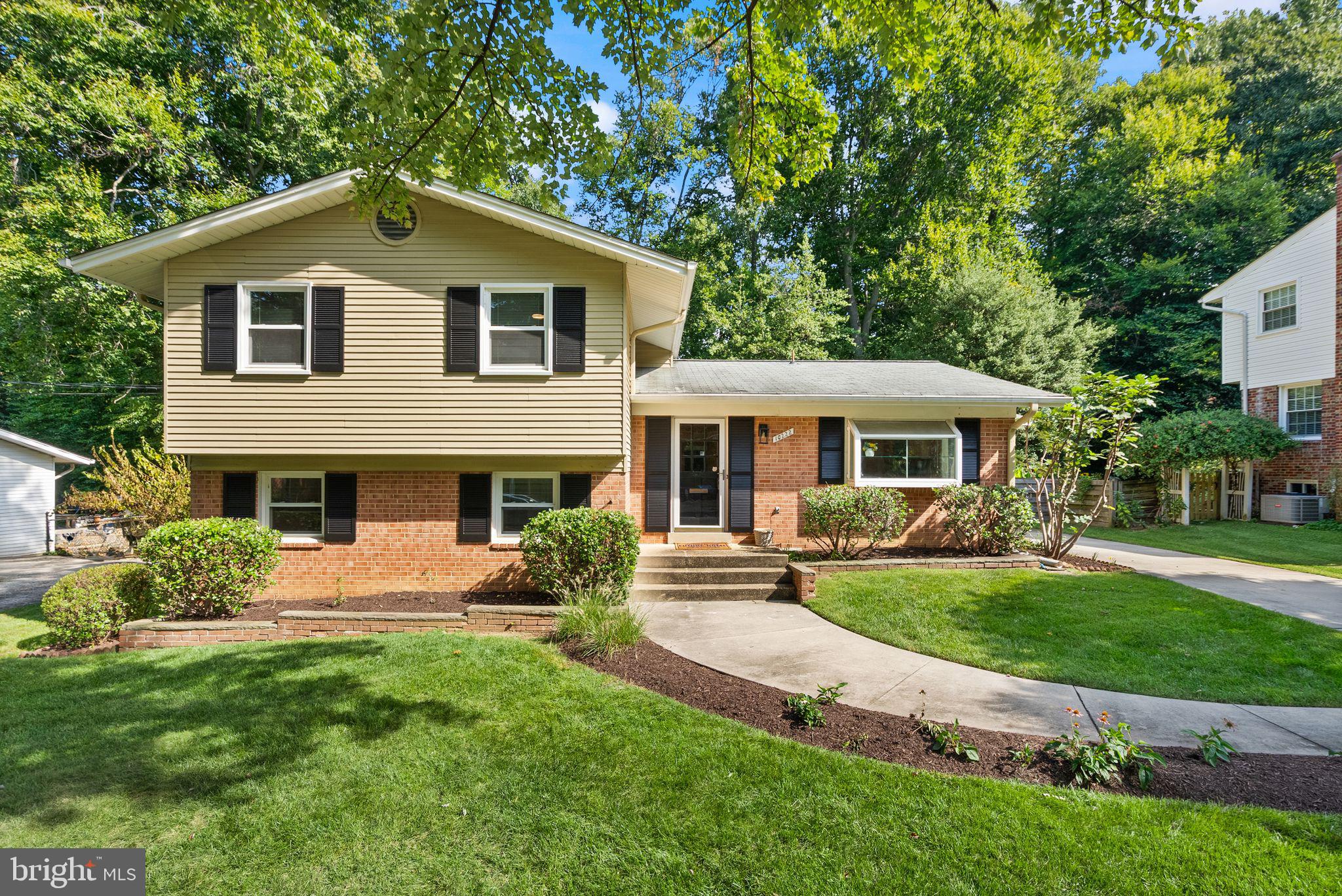 10222 FOX LANE
