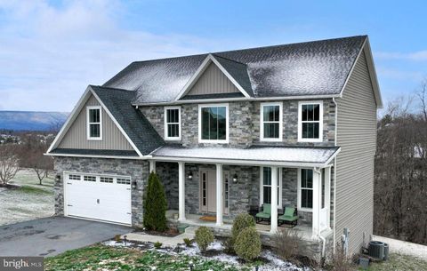 1584 BUNKER COURT CHAMBERSBURG PA 17202