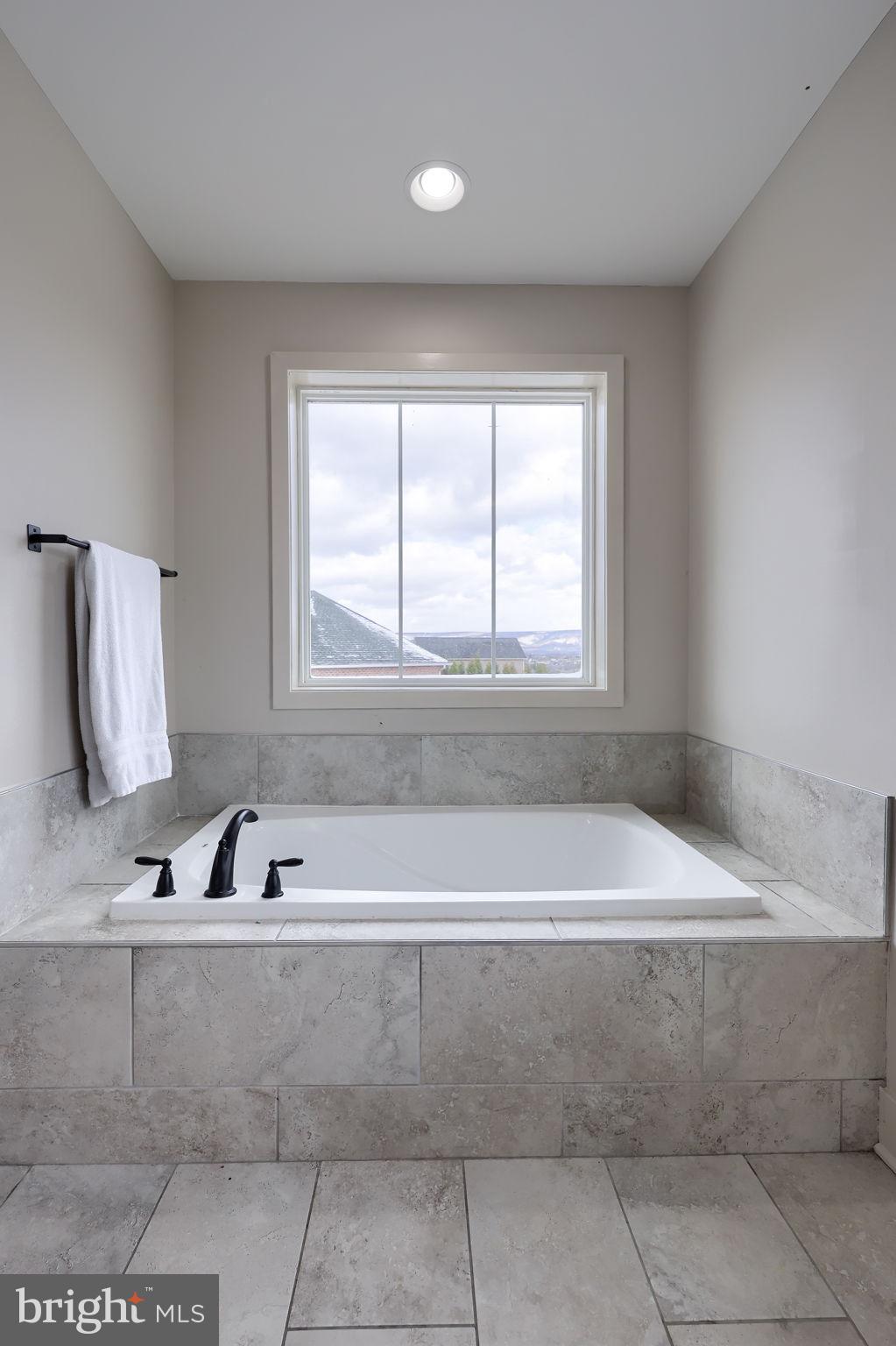 MAJESTIC RIDGE - Residential