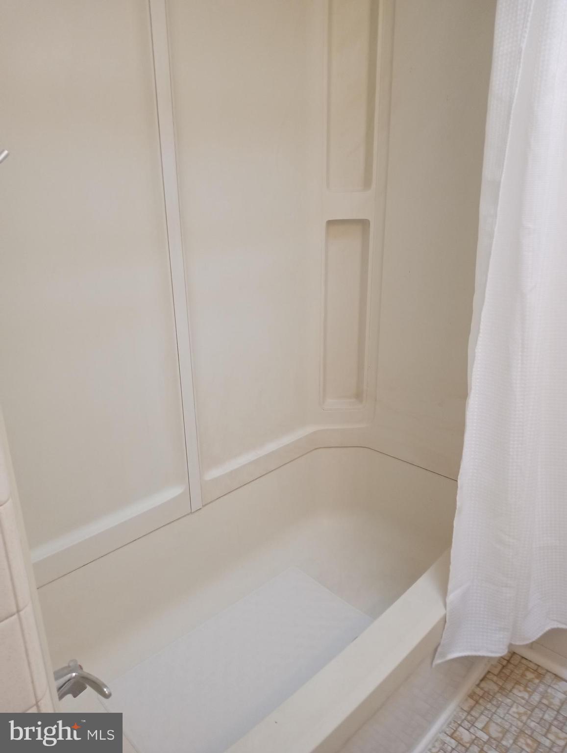 LANSDOWNE PARK - Residential