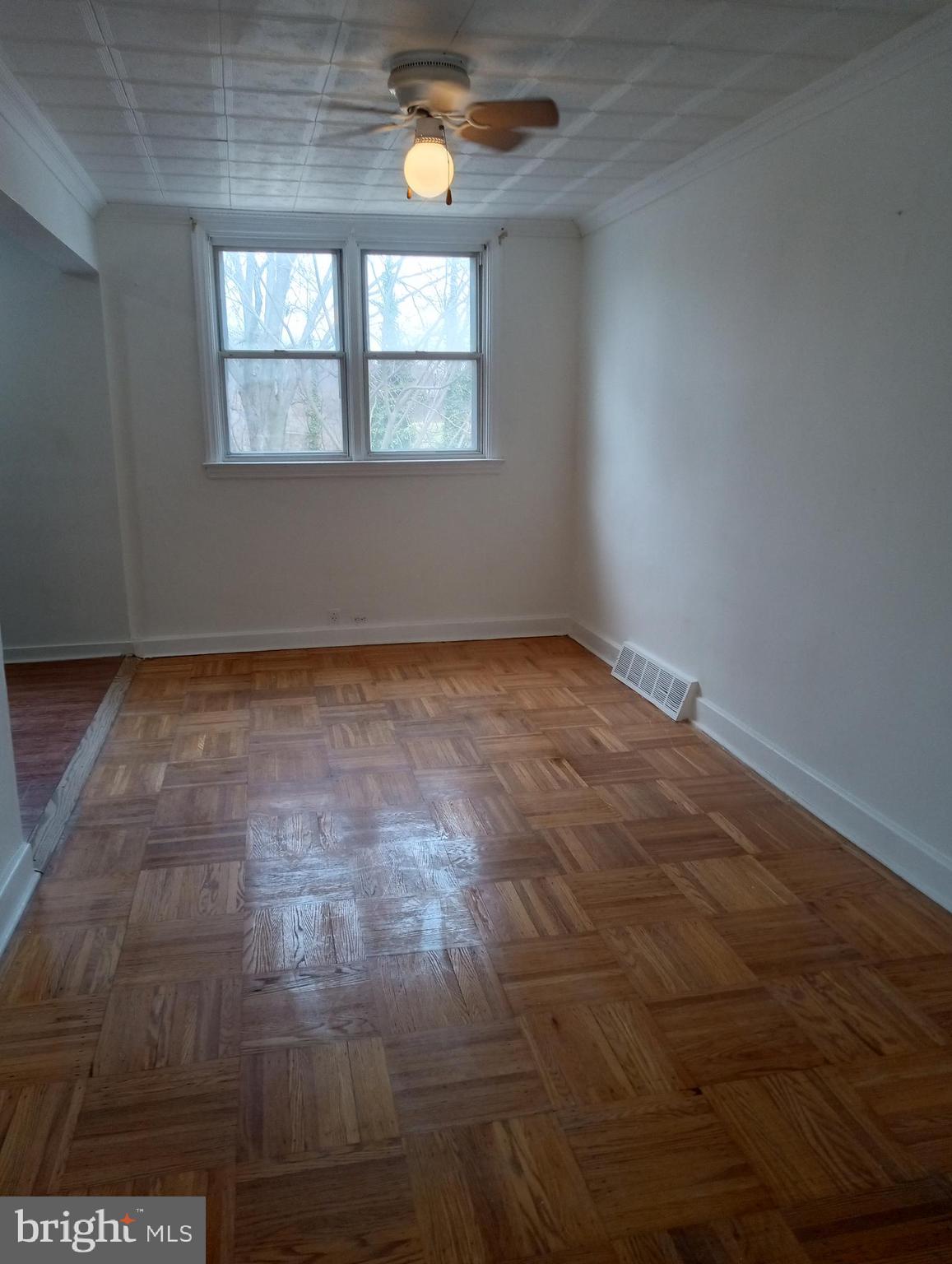 LANSDOWNE PARK - Residential