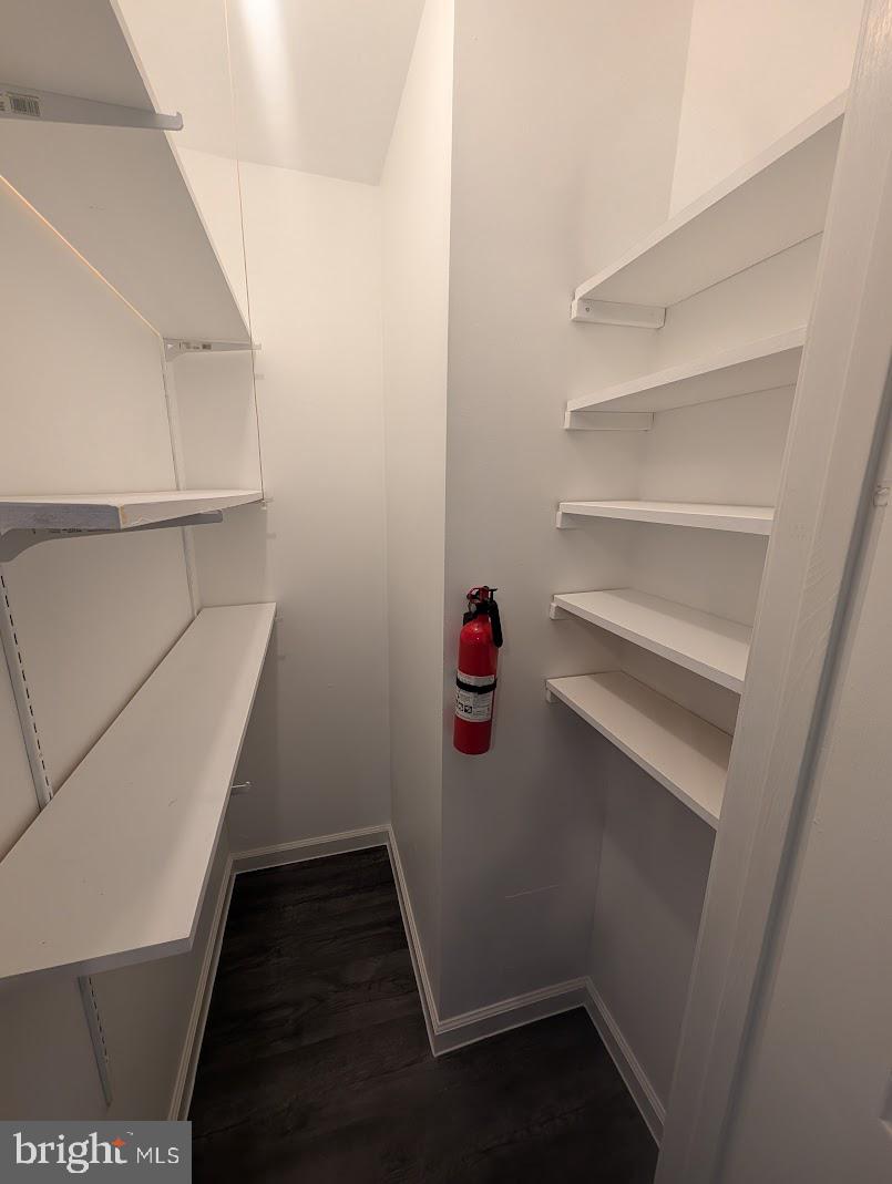 WALNUT VILLAS - Residential