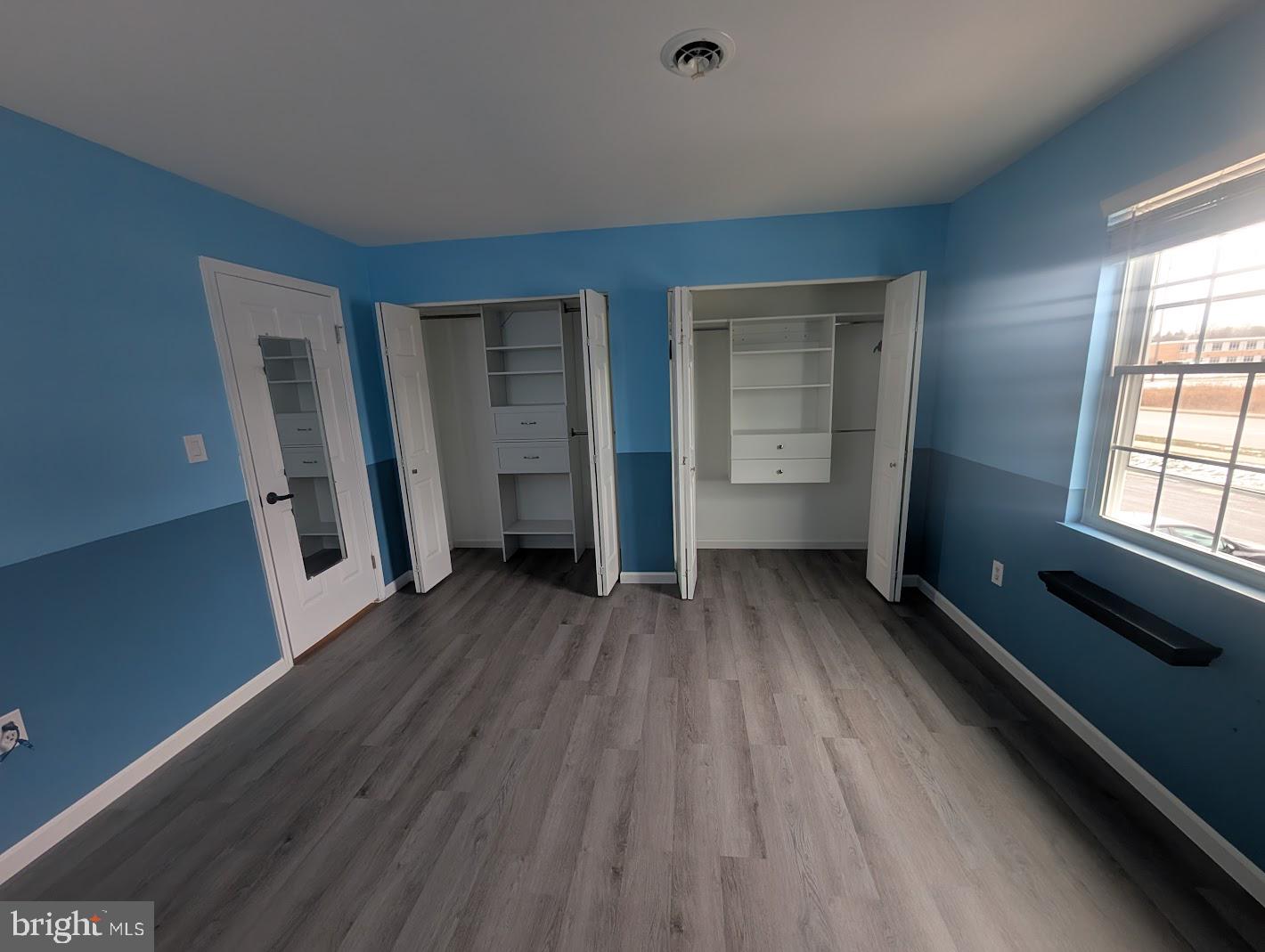 WALNUT VILLAS - Residential