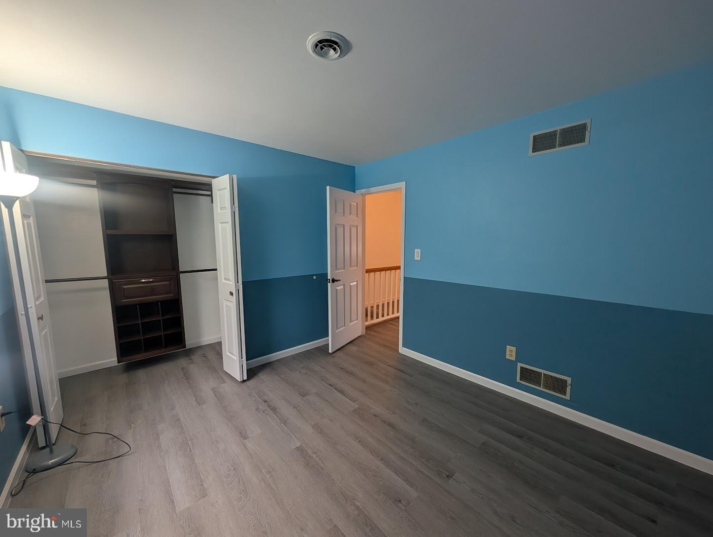 WALNUT VILLAS - Residential