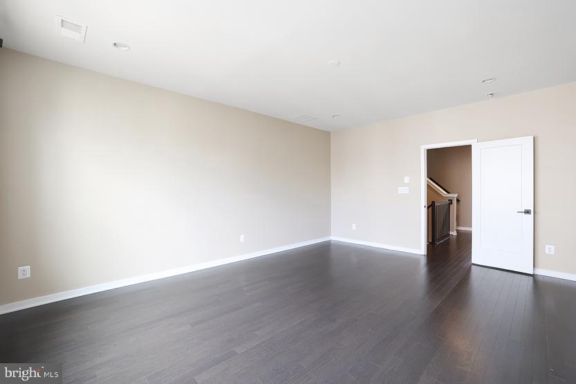 METRO WALK AT MOOREFIELD STATION - Residential Lease